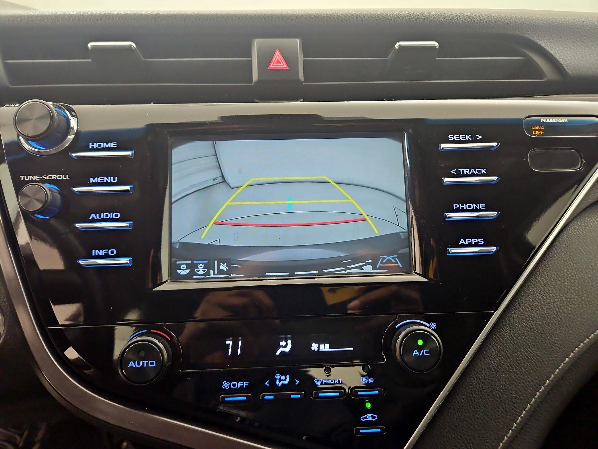 Thumbnail: 2018 Toyota Camry - 14
