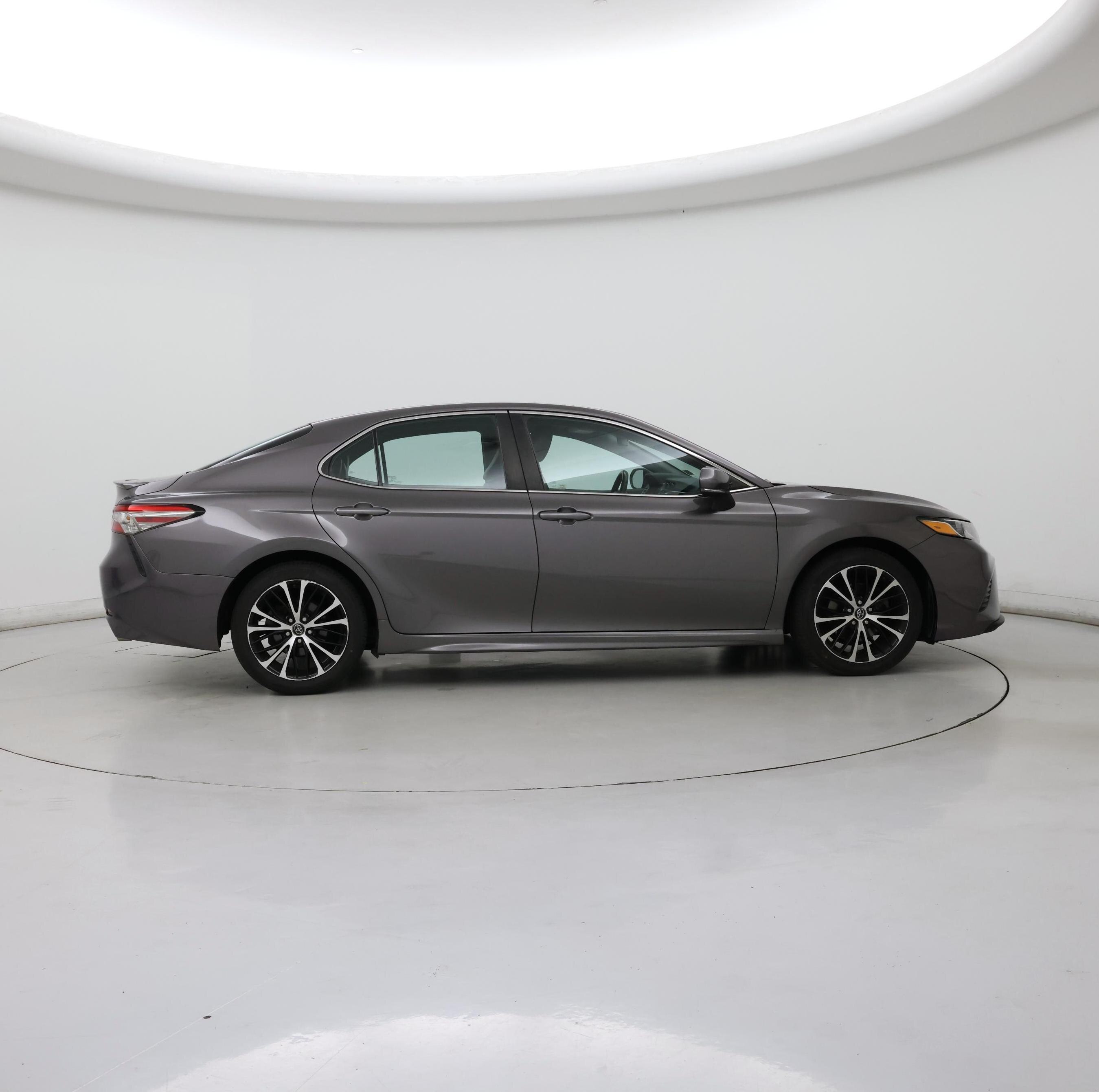 Thumbnail: 2018 Toyota Camry - 7