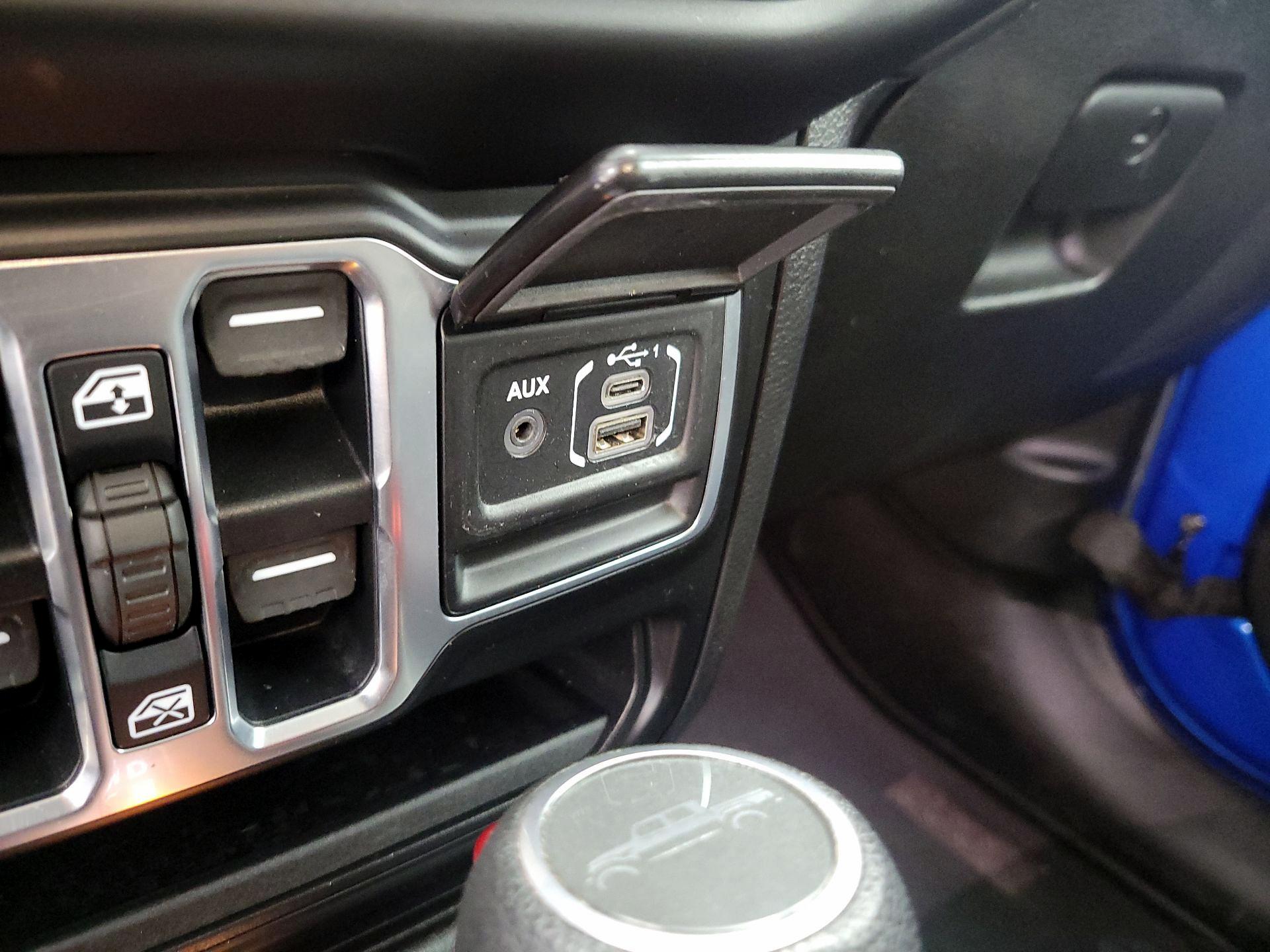 Thumbnail: 2020 Jeep Gladiator - 19
