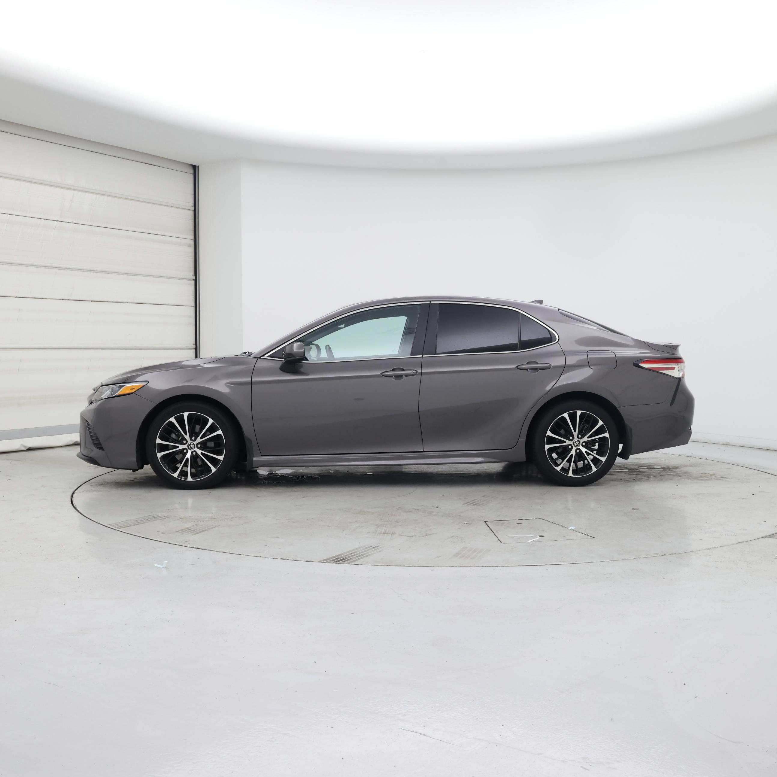 Thumbnail: 2020 Toyota Camry - 3