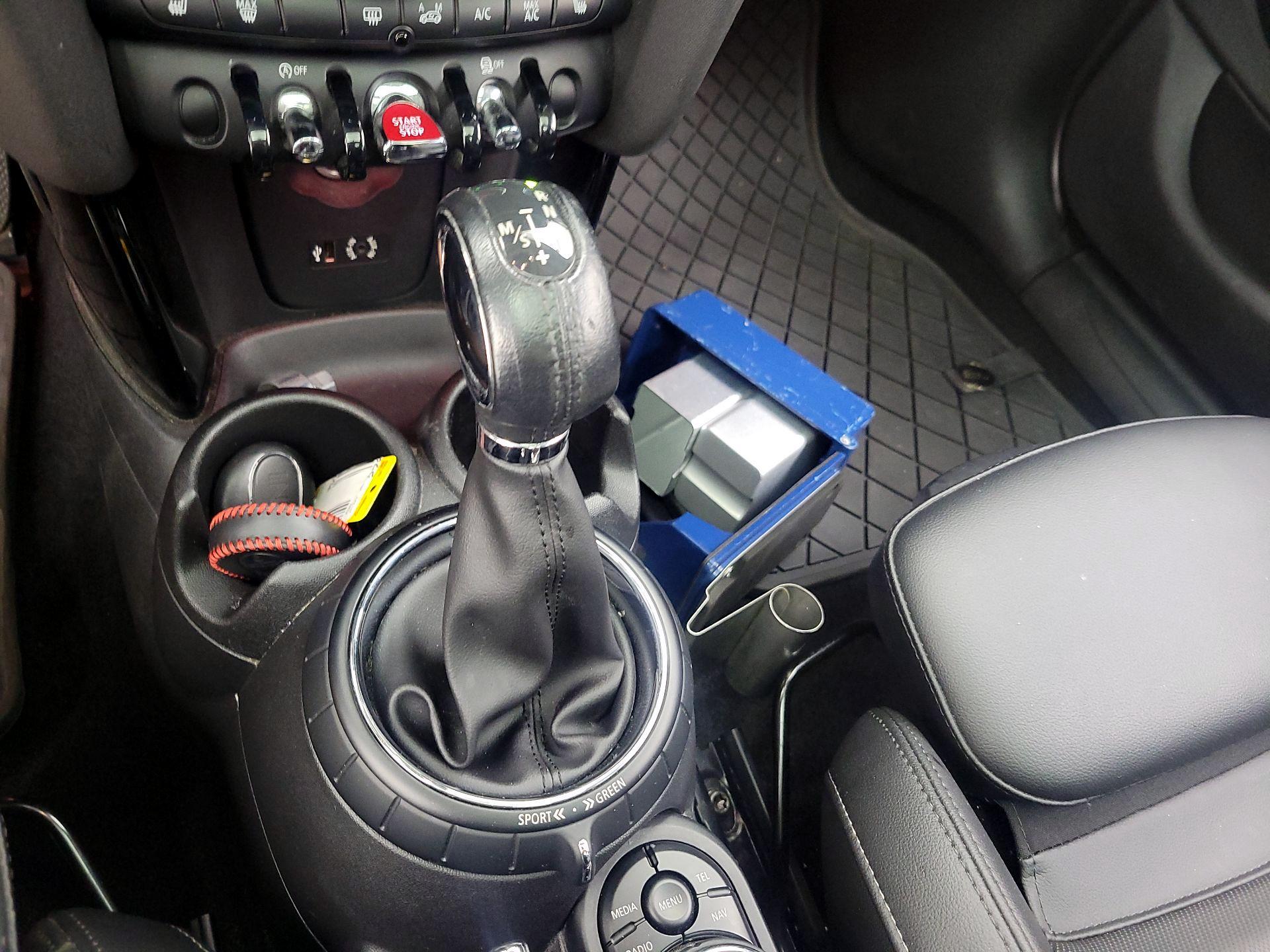 Thumbnail: 2015 MINI Cooper Hardtop - 16