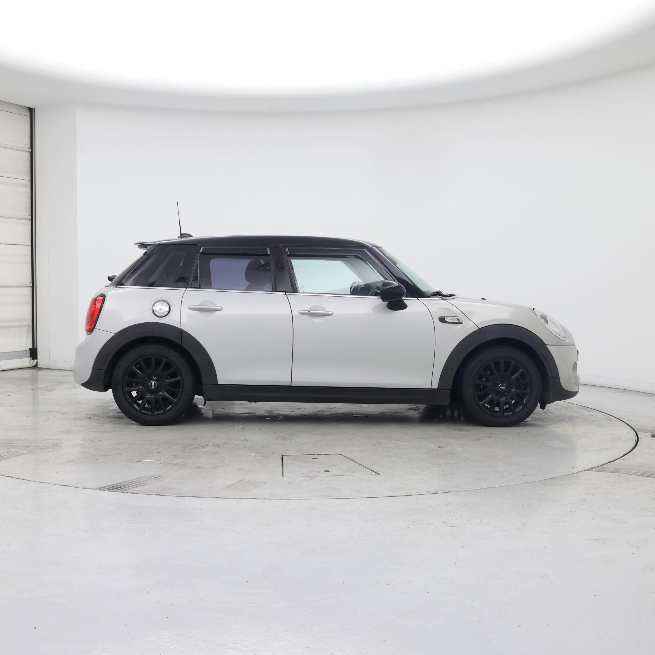 Thumbnail: 2015 MINI Cooper Hardtop - 7