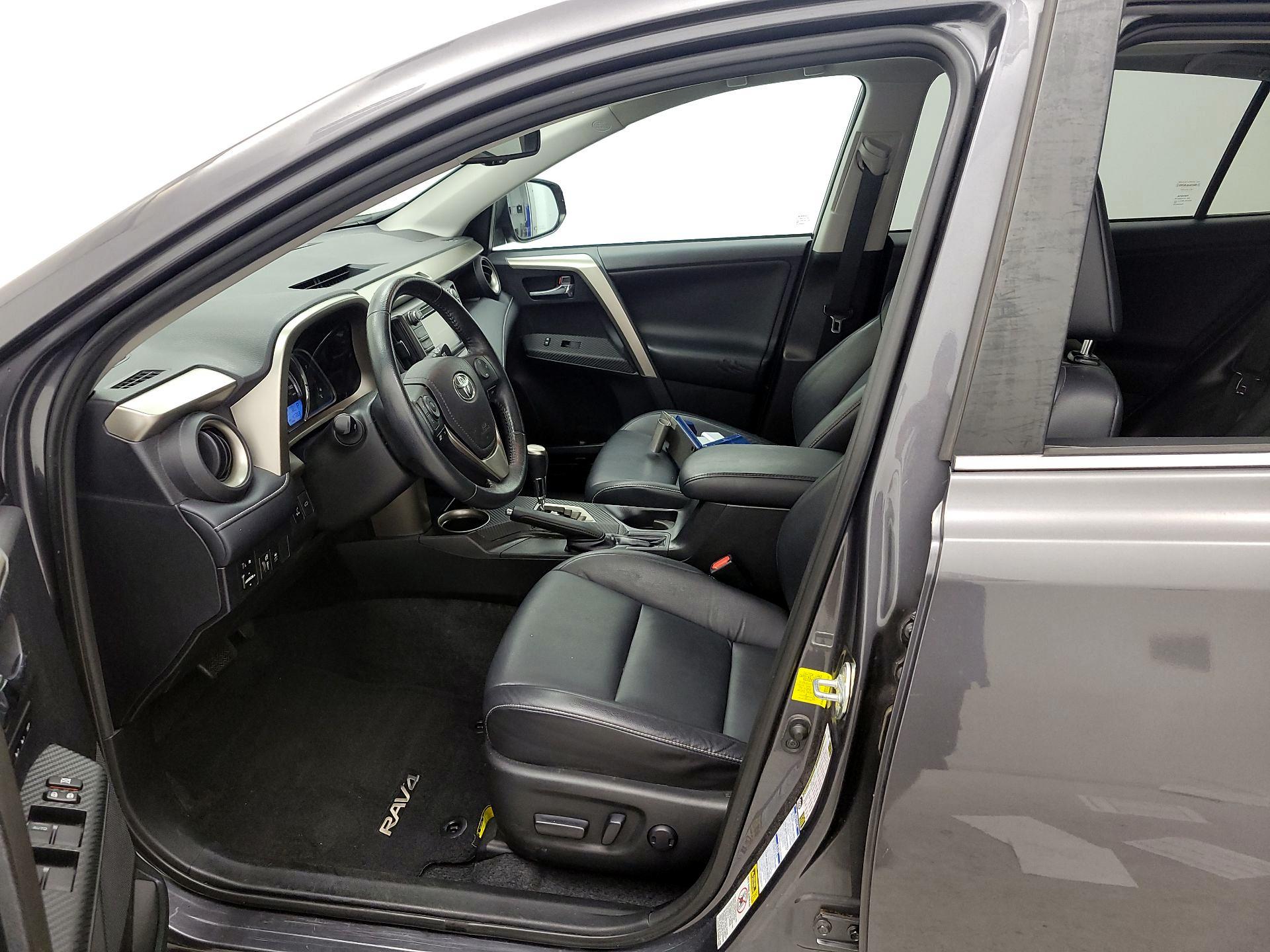 Thumbnail: 2015 Toyota RAV4 - 11