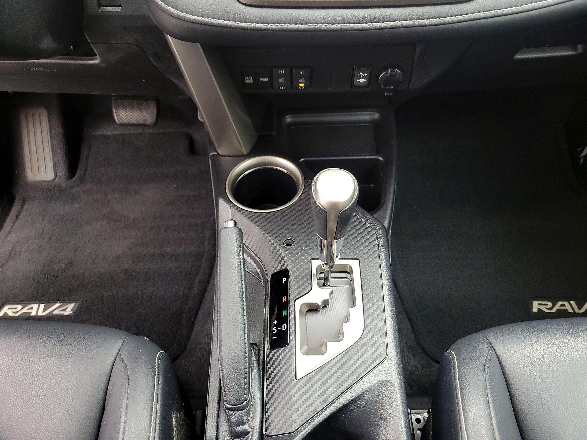 Thumbnail: 2015 Toyota RAV4 - 17