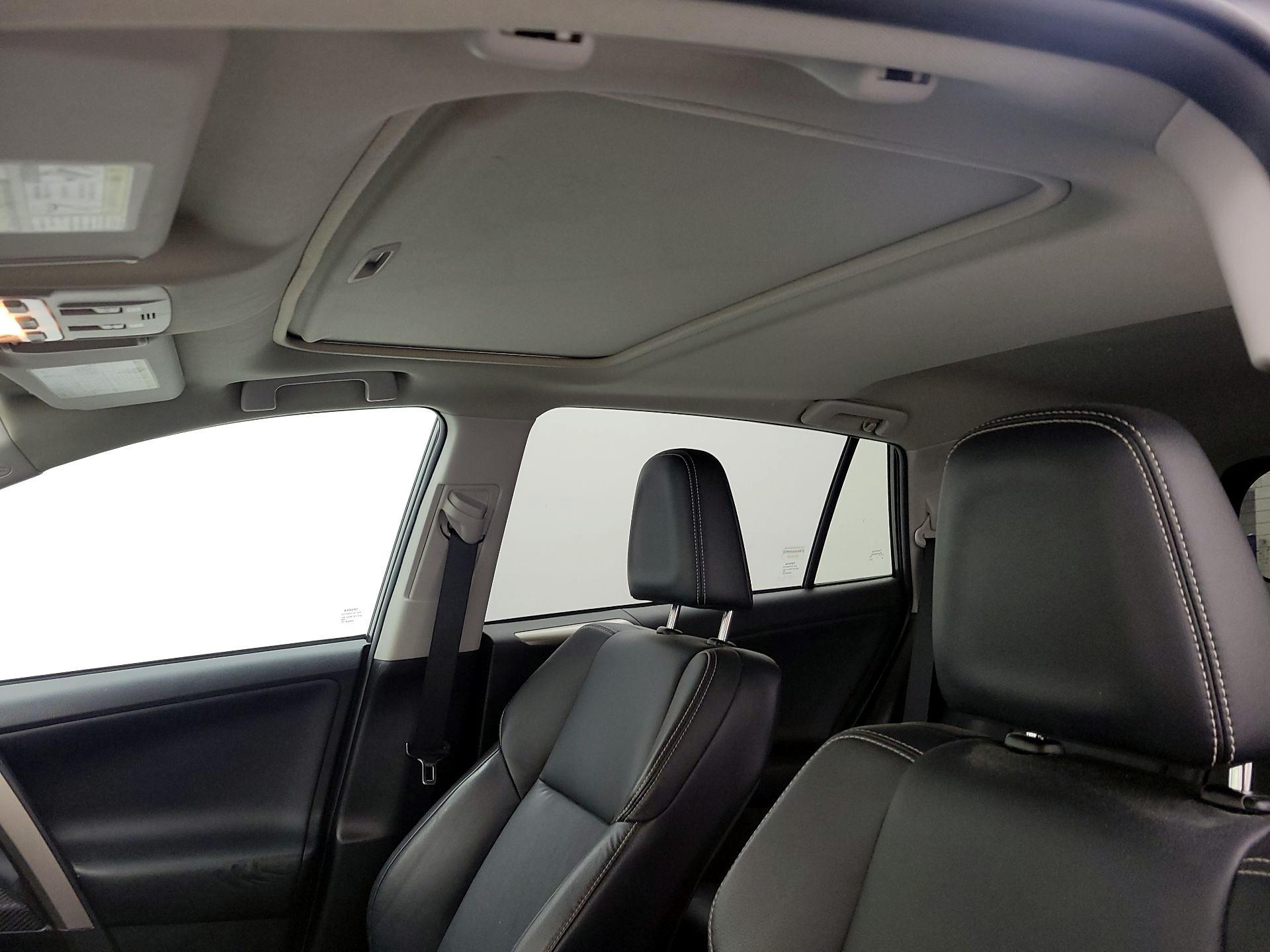 Thumbnail: 2015 Toyota RAV4 - 19