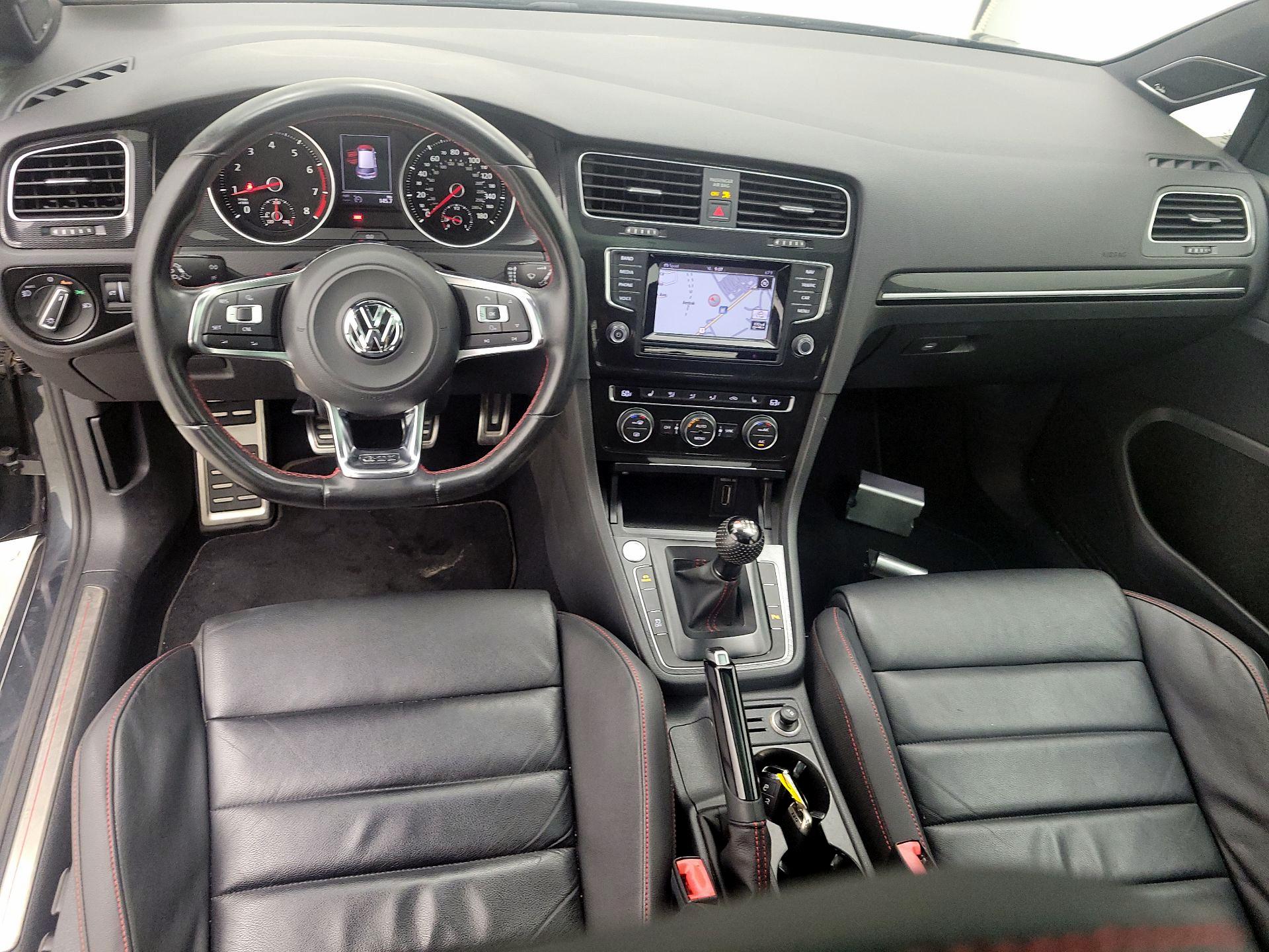Thumbnail: 2015 Volkswagen Golf - 9