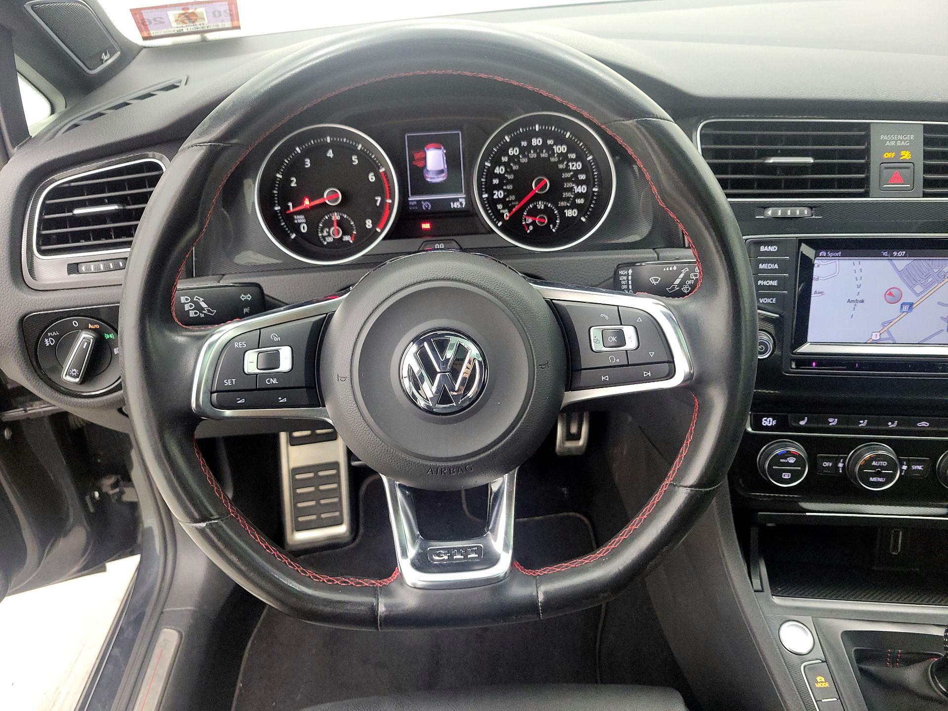 Thumbnail: 2015 Volkswagen Golf - 10