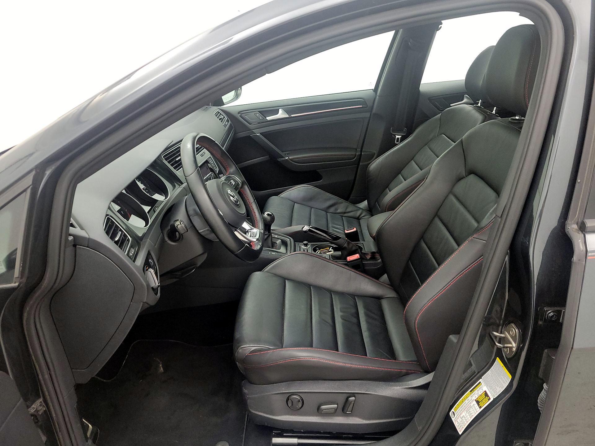 Thumbnail: 2015 Volkswagen Golf - 11