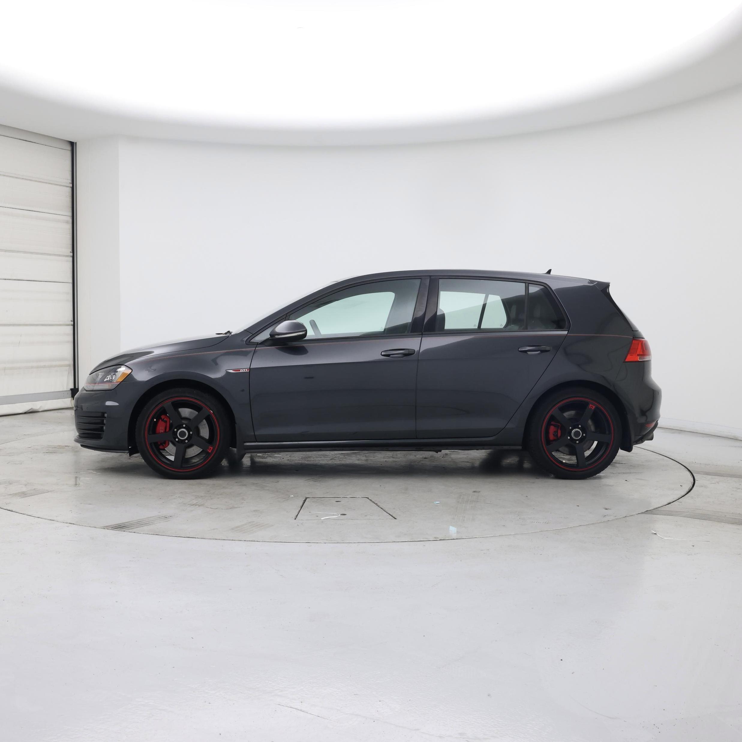 Thumbnail: 2015 Volkswagen Golf - 3