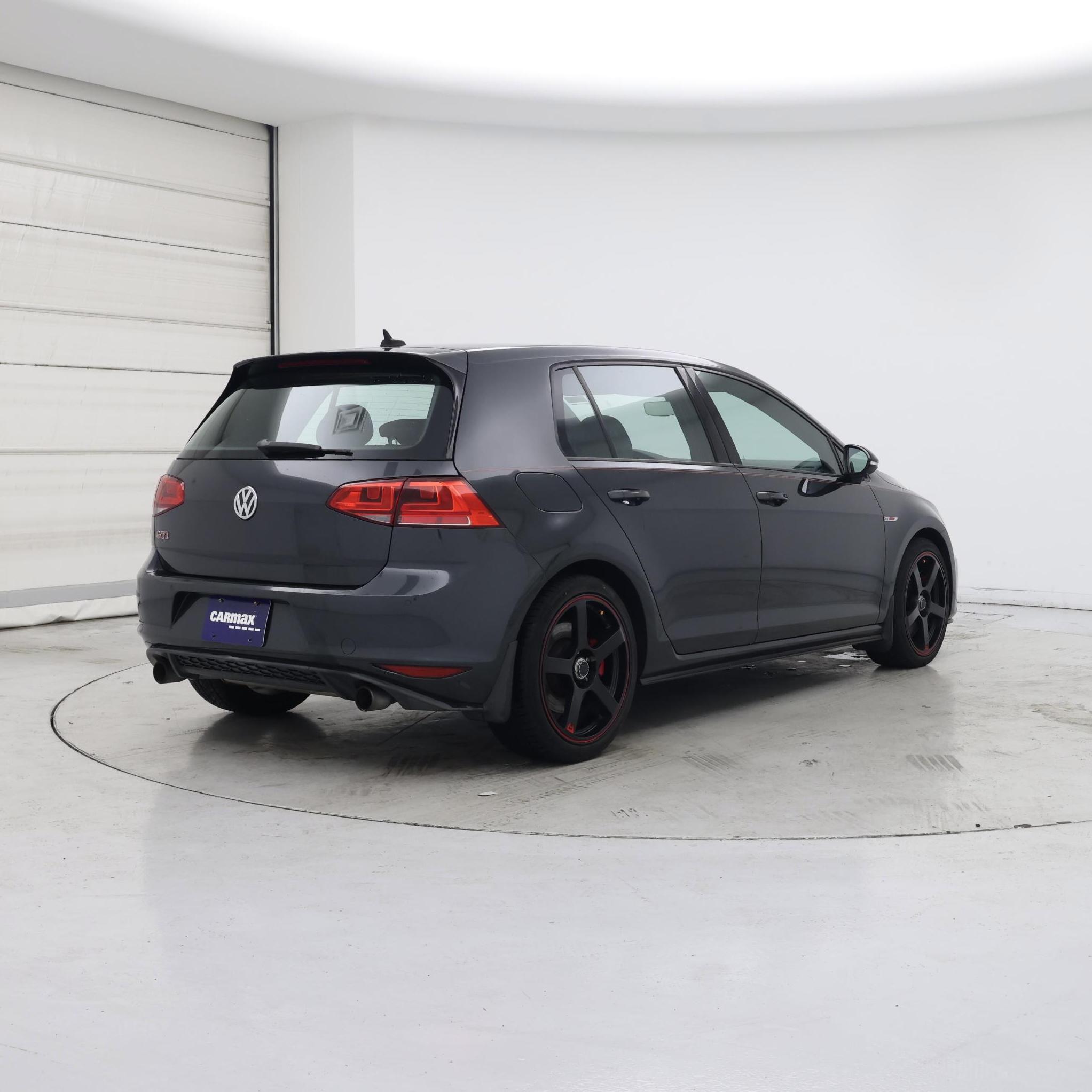 Thumbnail: 2015 Volkswagen Golf - 8