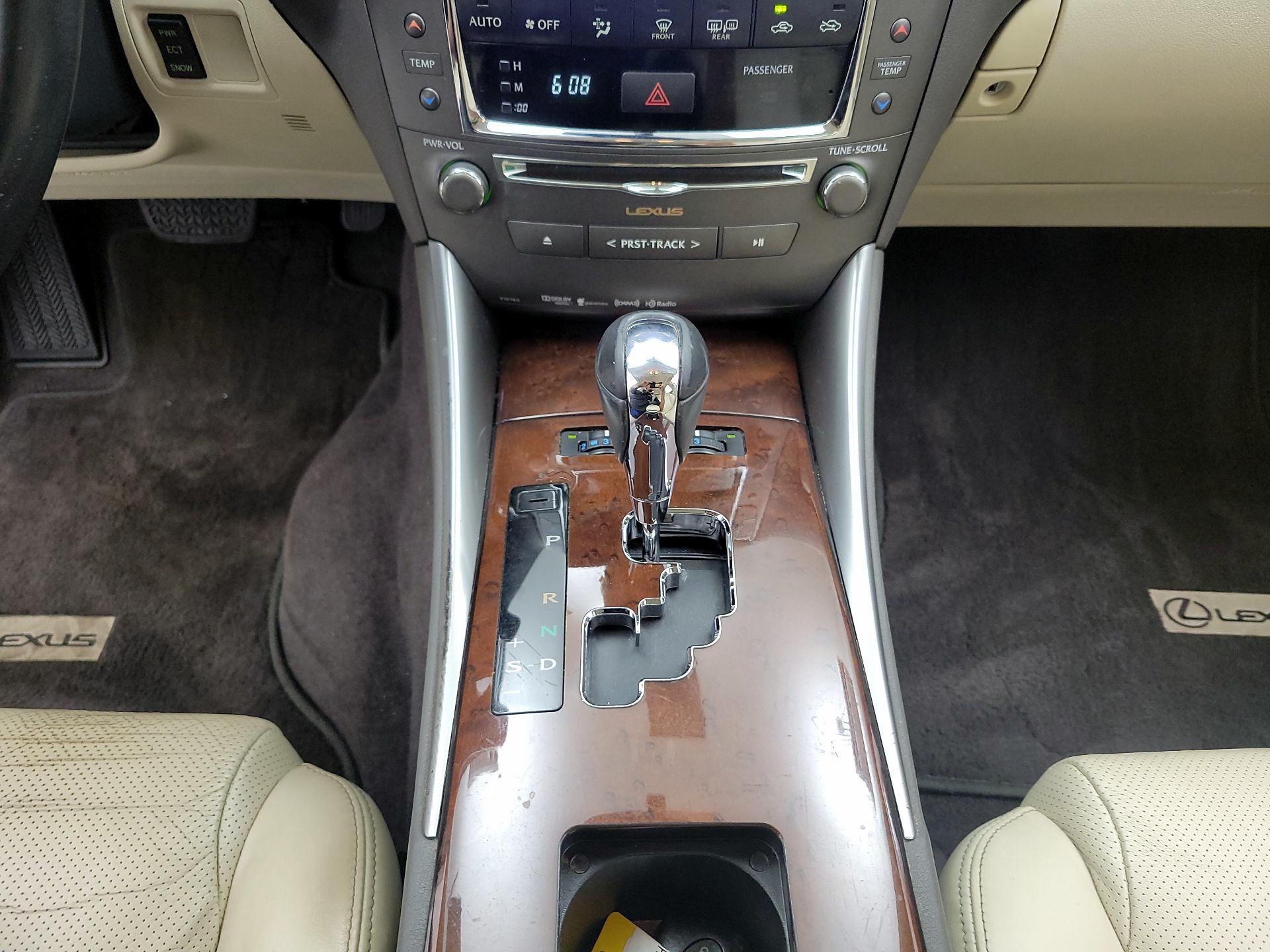 Thumbnail: 2013 Lexus IS - 18