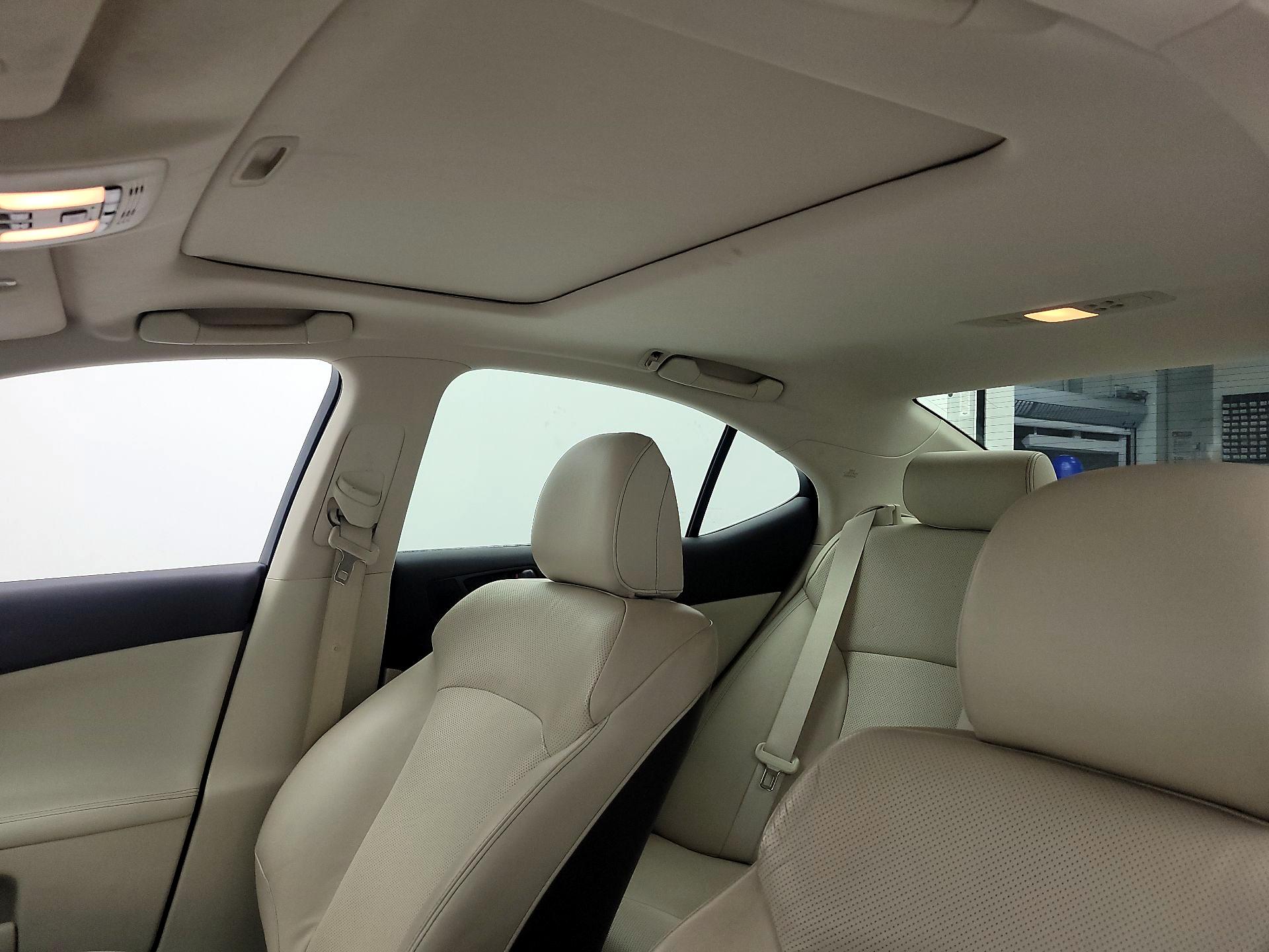 Thumbnail: 2013 Lexus IS - 20