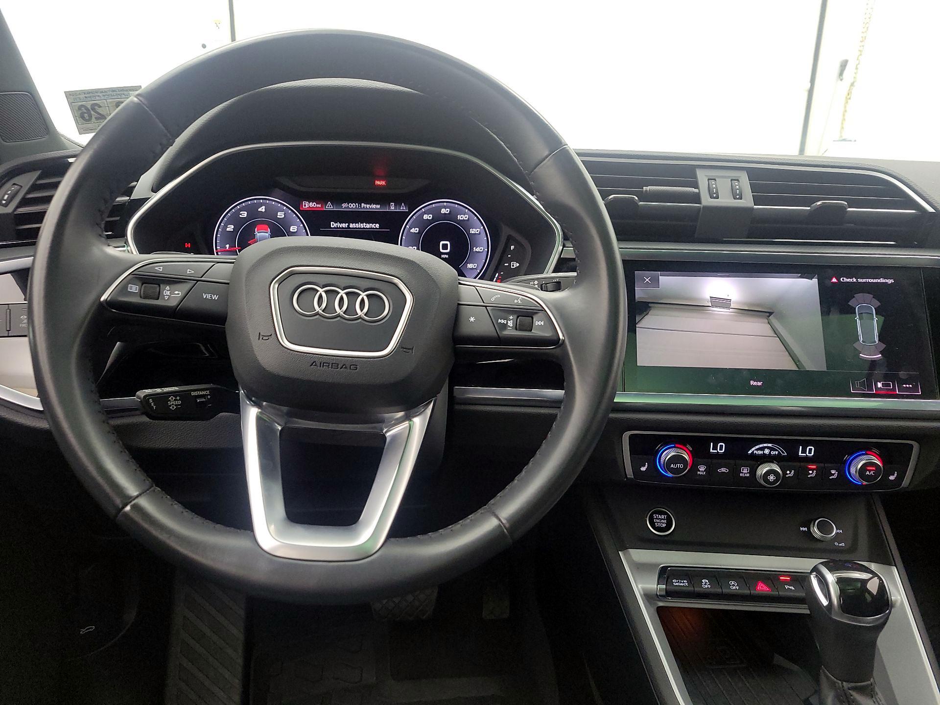 Thumbnail: 2021 Audi Q3 - 10