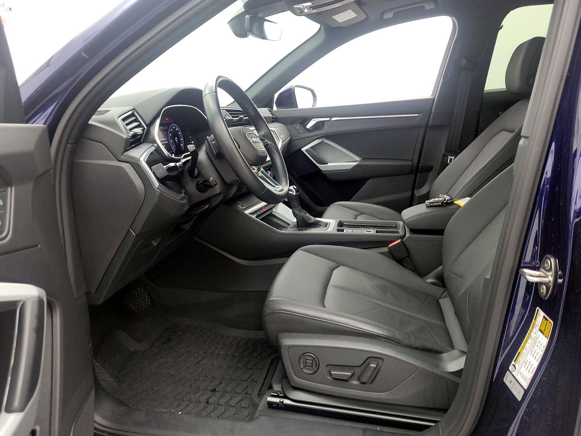 Thumbnail: 2021 Audi Q3 - 11