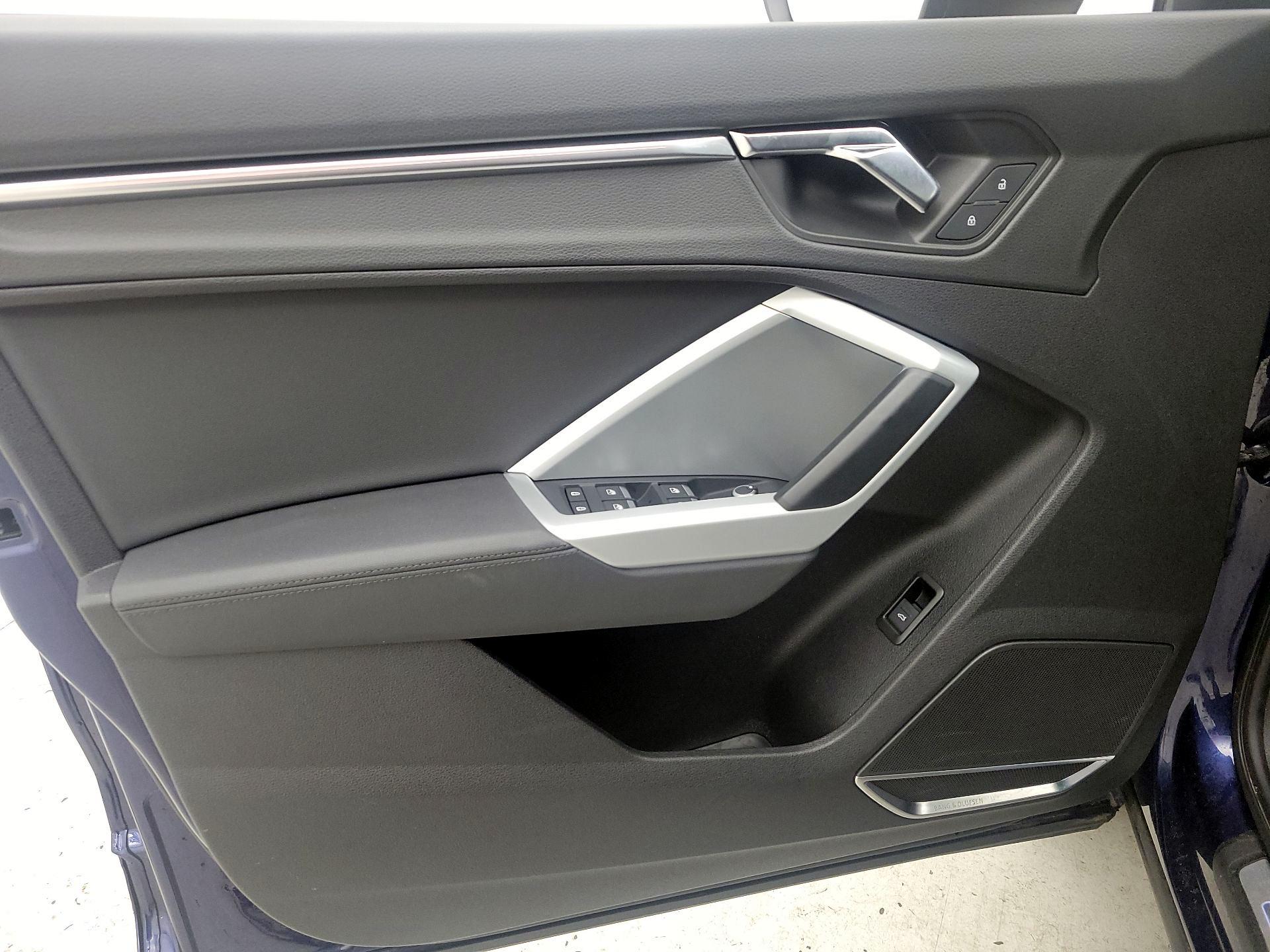 Thumbnail: 2021 Audi Q3 - 12