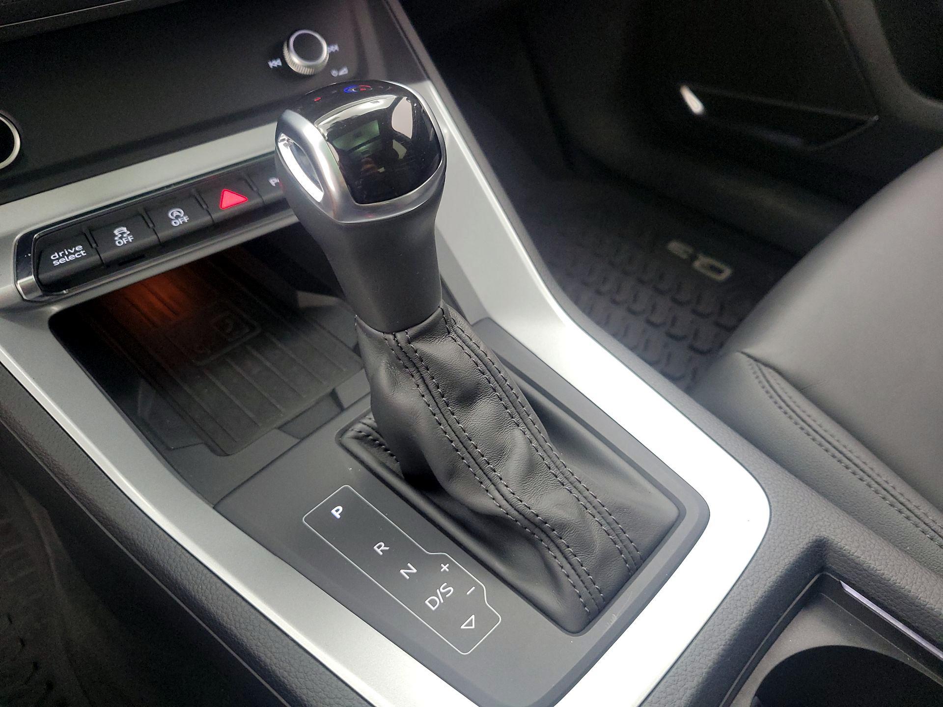Thumbnail: 2021 Audi Q3 - 16