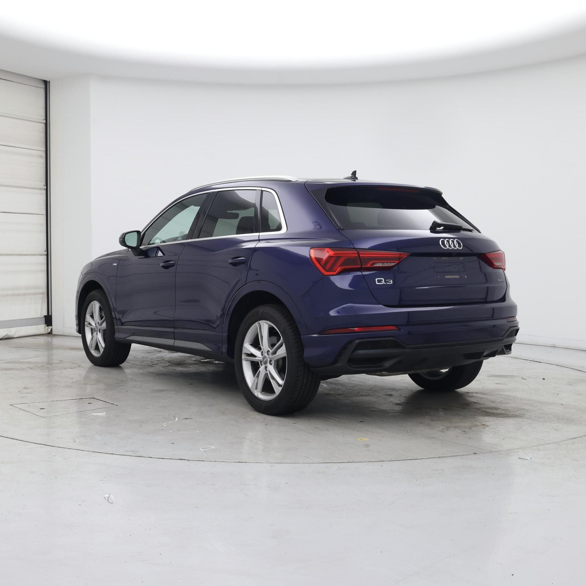 Thumbnail: 2021 Audi Q3 - 2