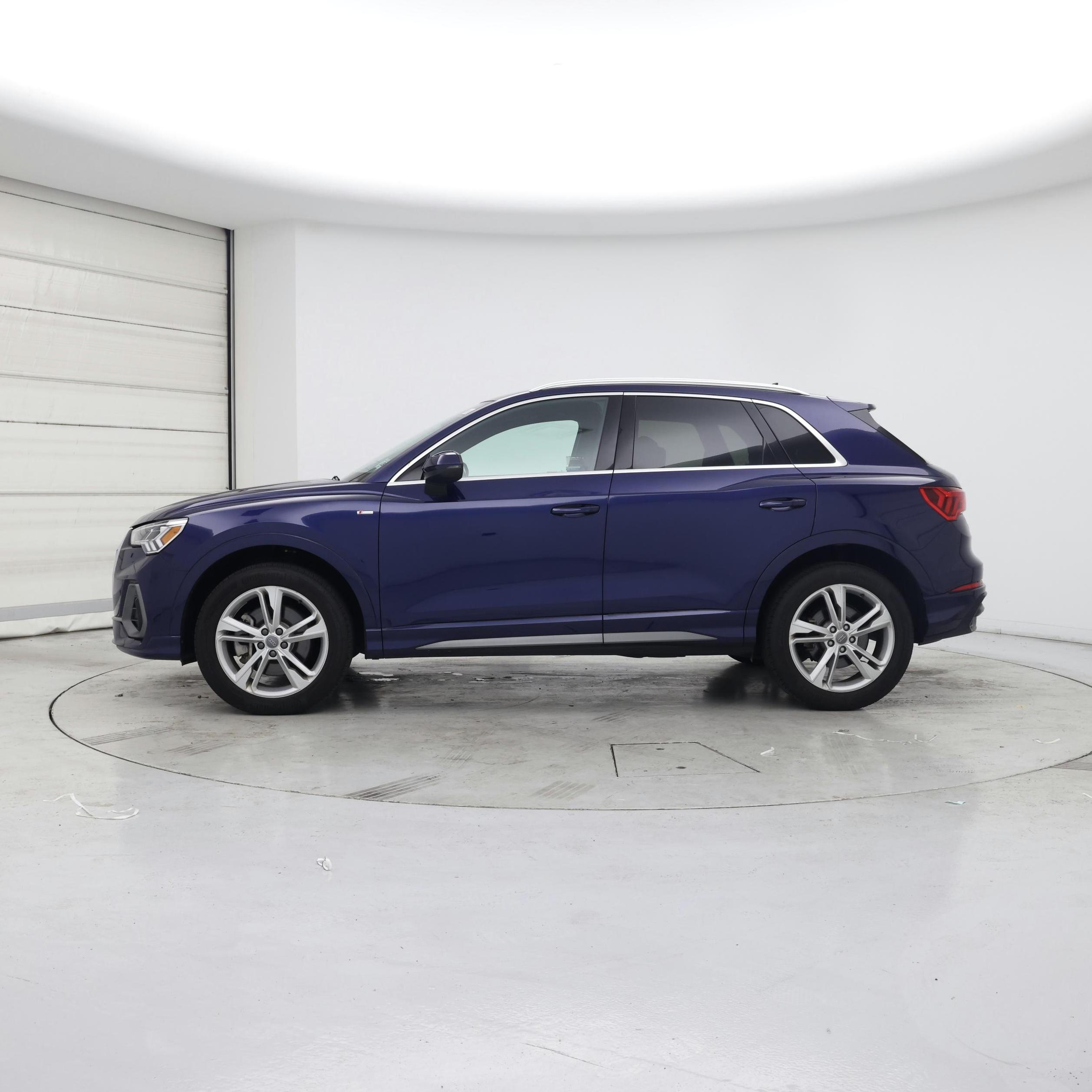 Thumbnail: 2021 Audi Q3 - 3