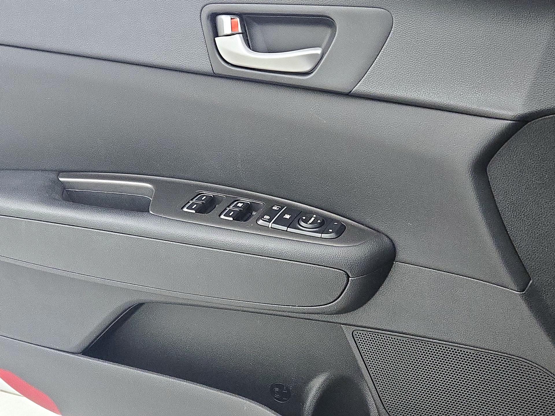 Thumbnail: 2016 Kia Optima - 12