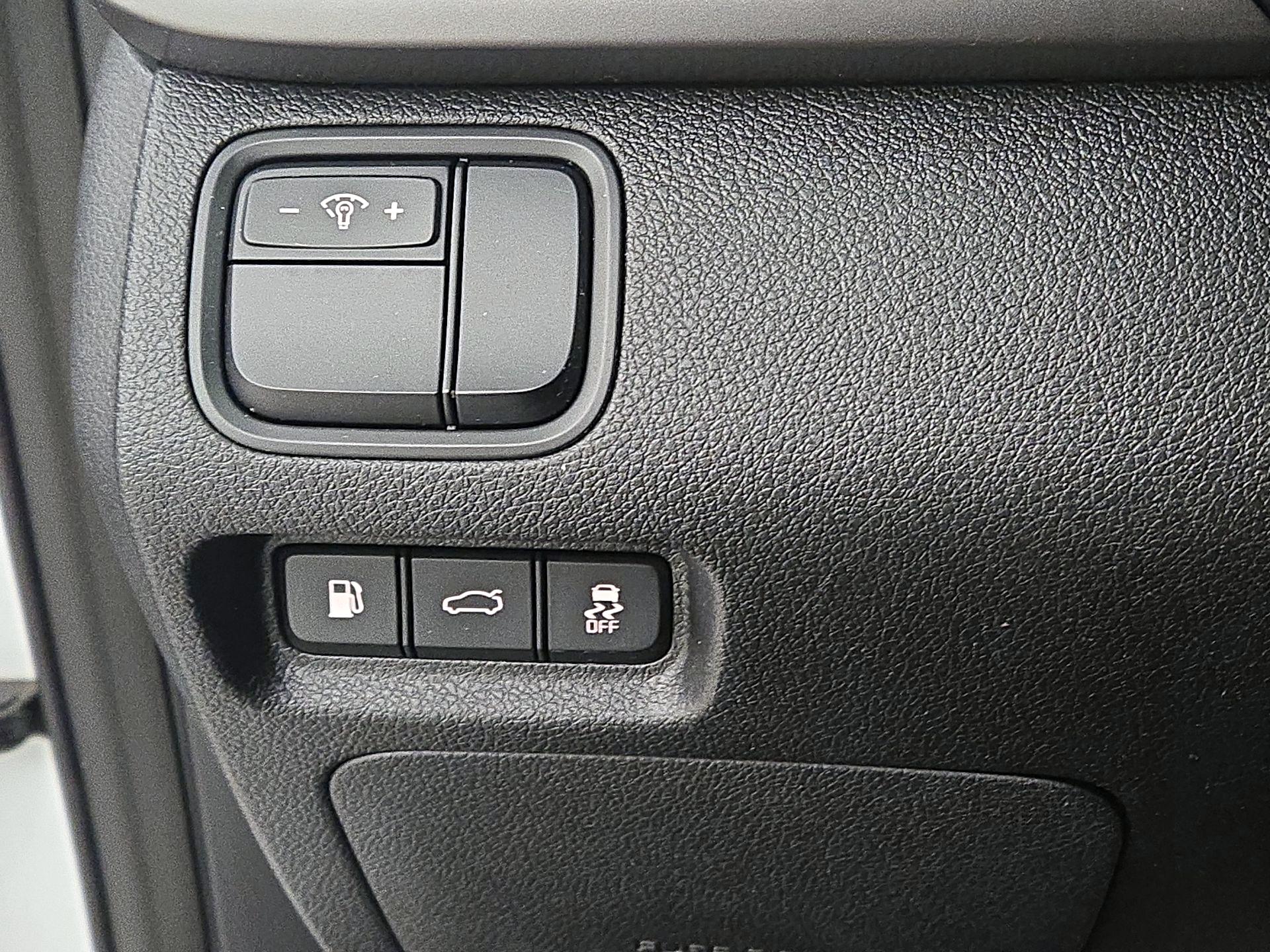 Thumbnail: 2016 Kia Optima - 13