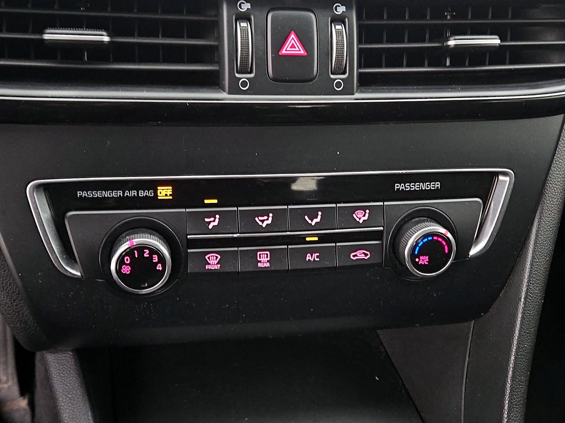 Thumbnail: 2016 Kia Optima - 16