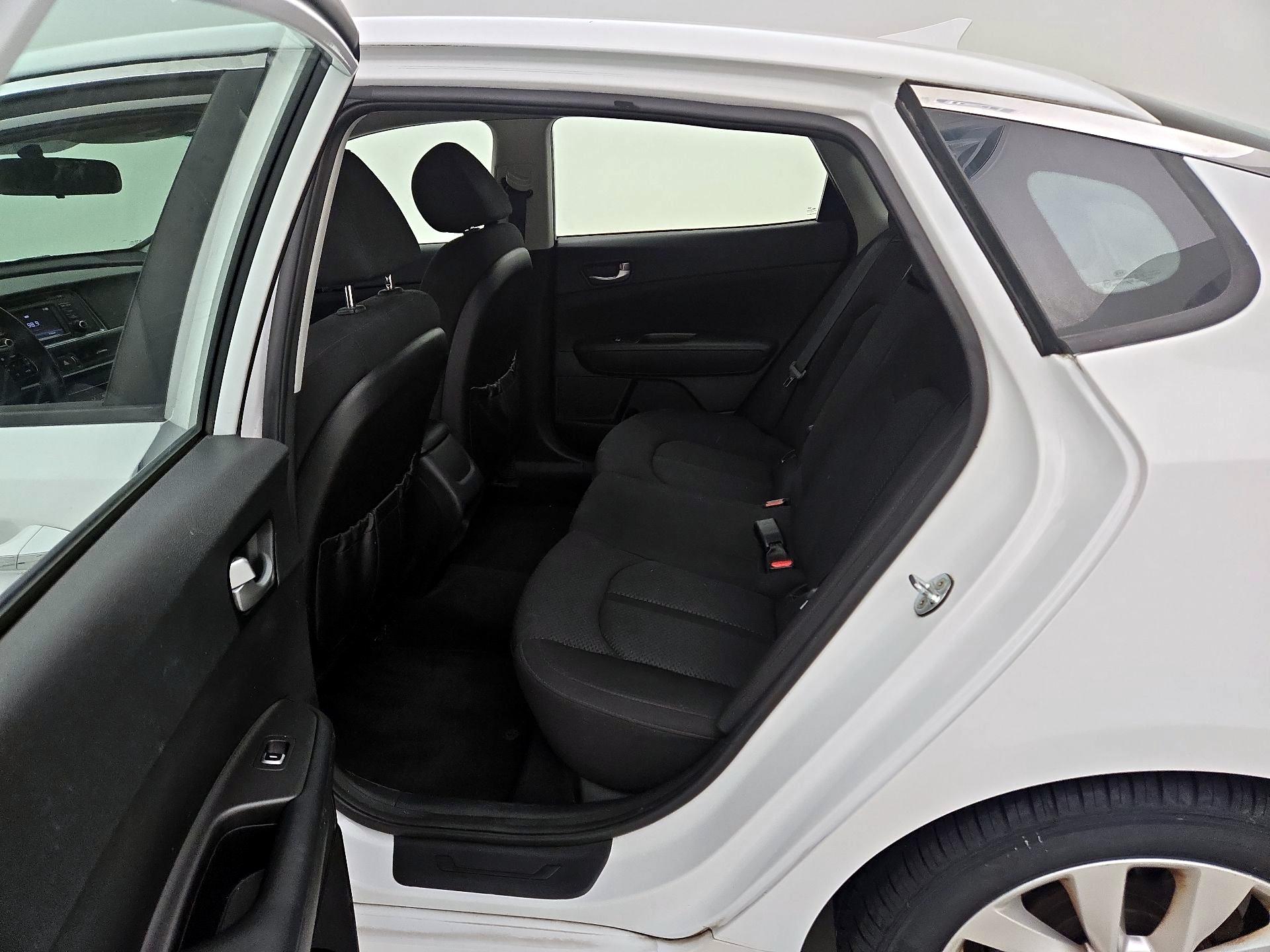 Thumbnail: 2016 Kia Optima - 18