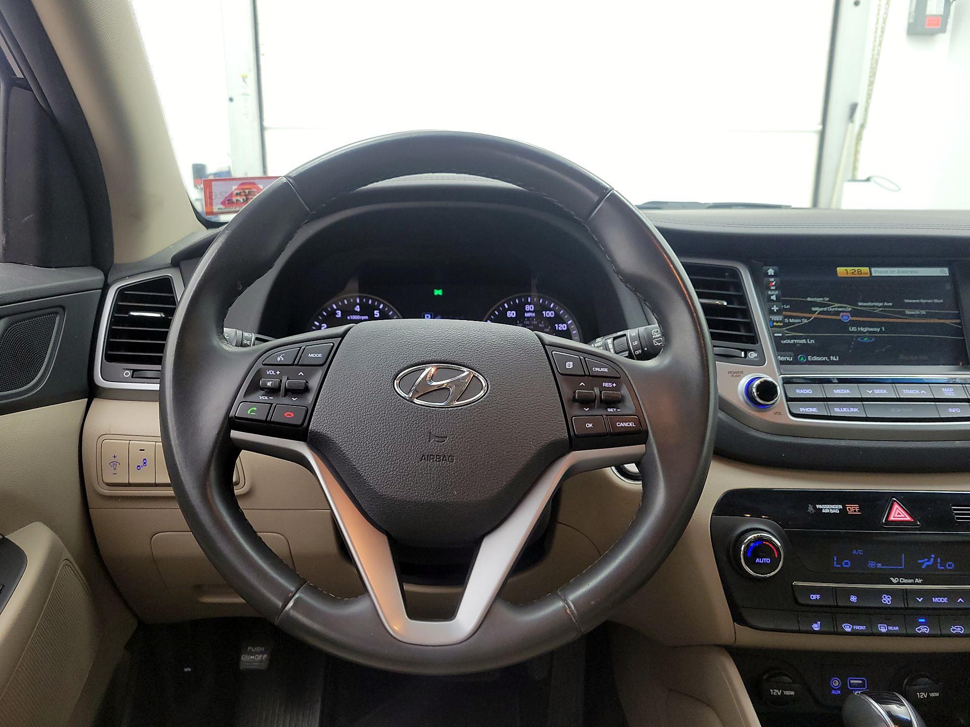 Thumbnail: 2017 Hyundai Tucson - 10