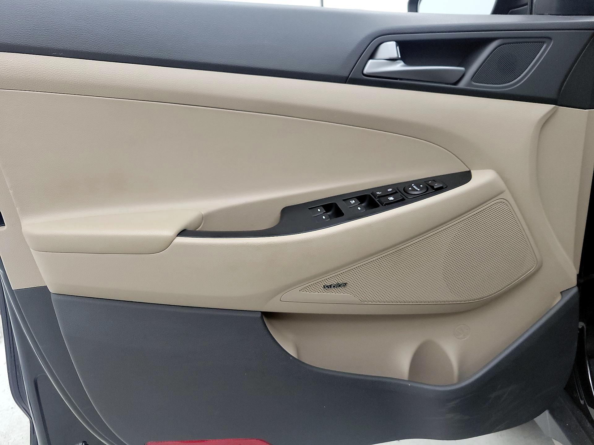 Thumbnail: 2017 Hyundai Tucson - 12