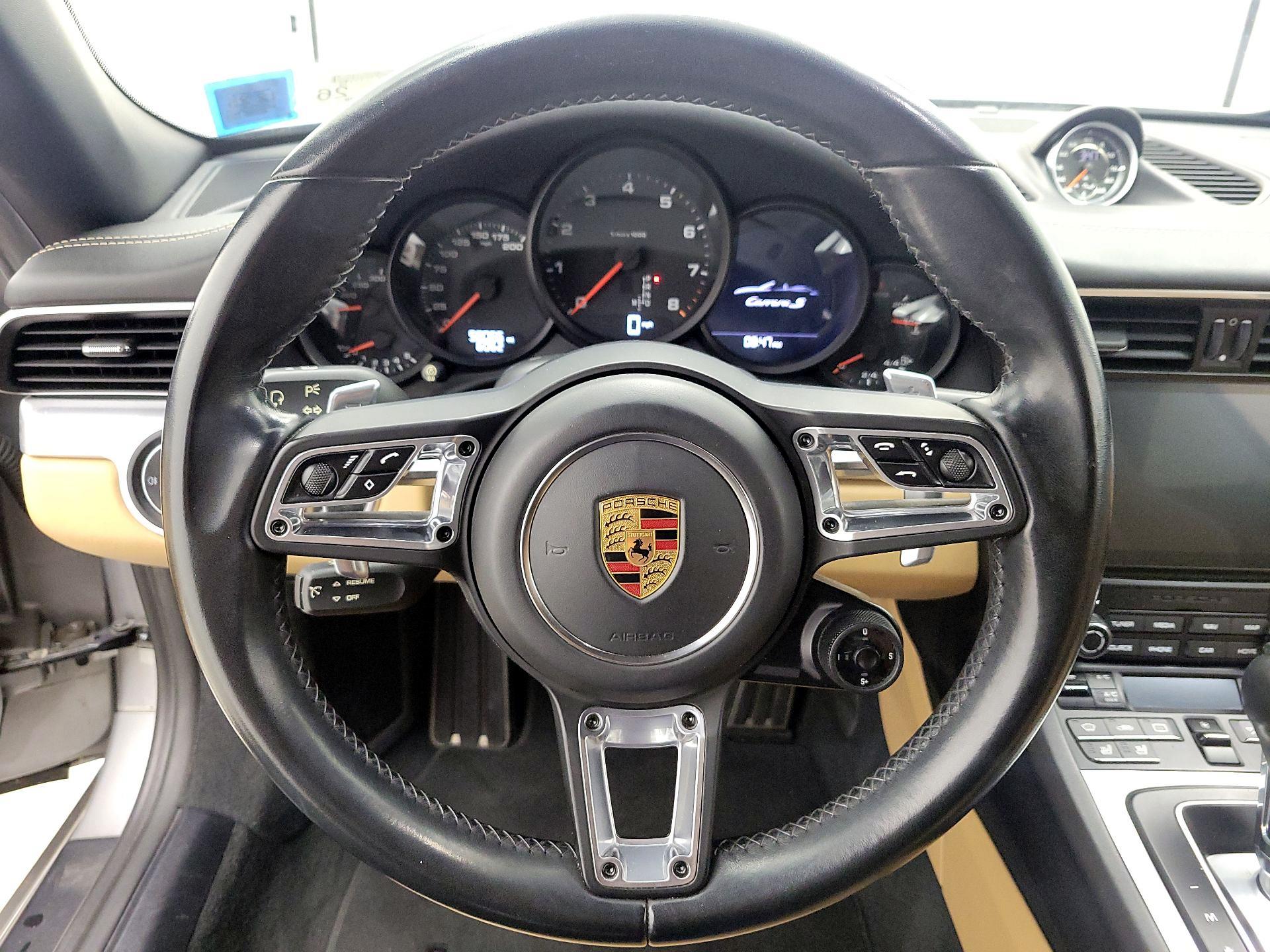 Thumbnail: 2018 Porsche 911 - 10