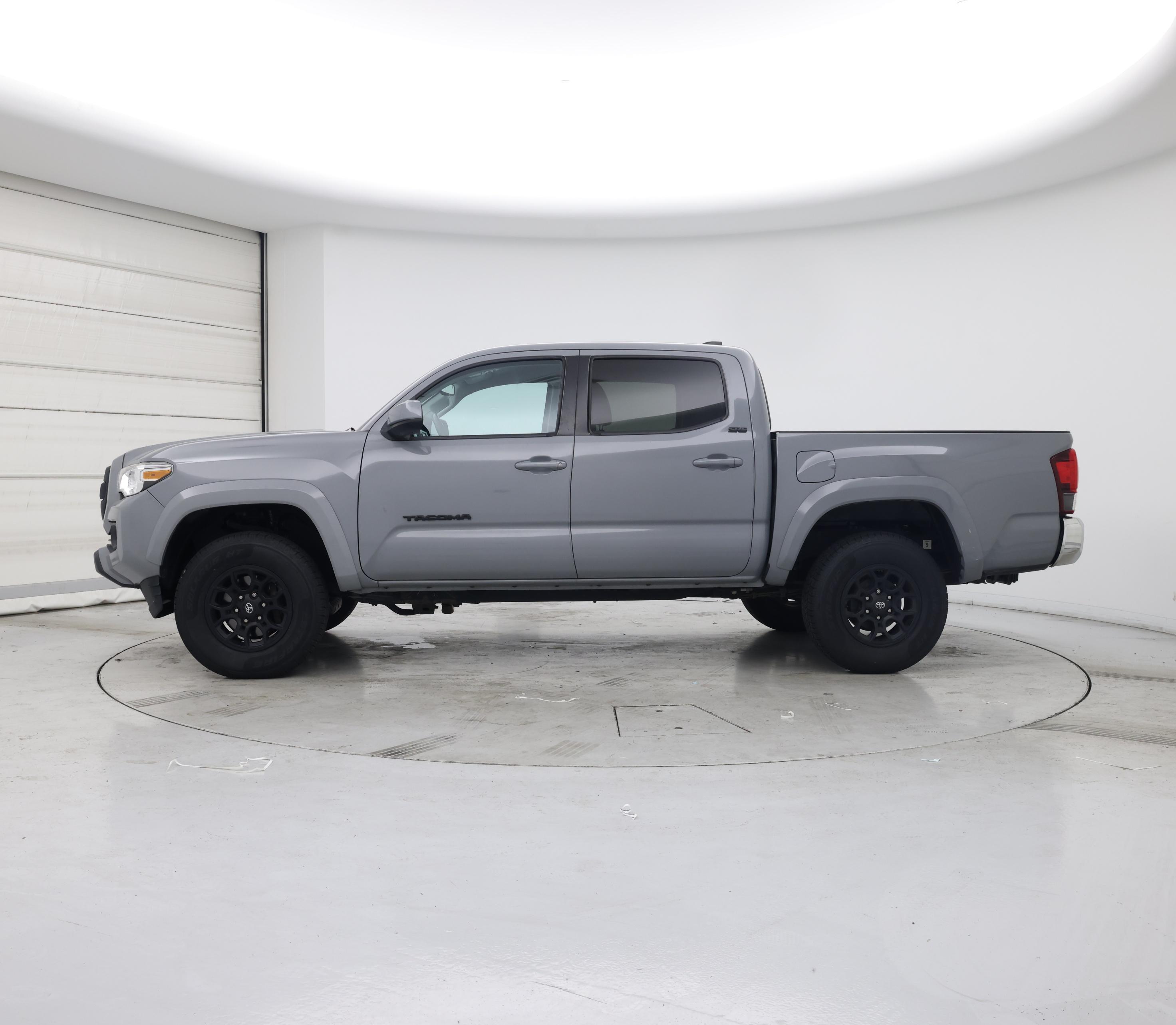 Thumbnail: 2020 Toyota Tacoma - 3