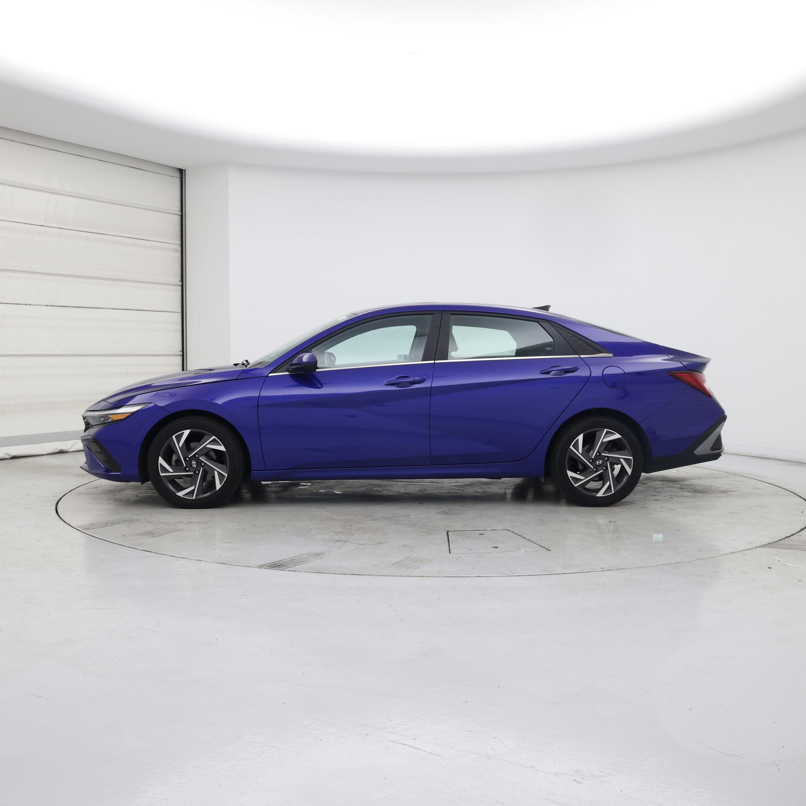 Thumbnail: 2024 Hyundai Elantra - 3