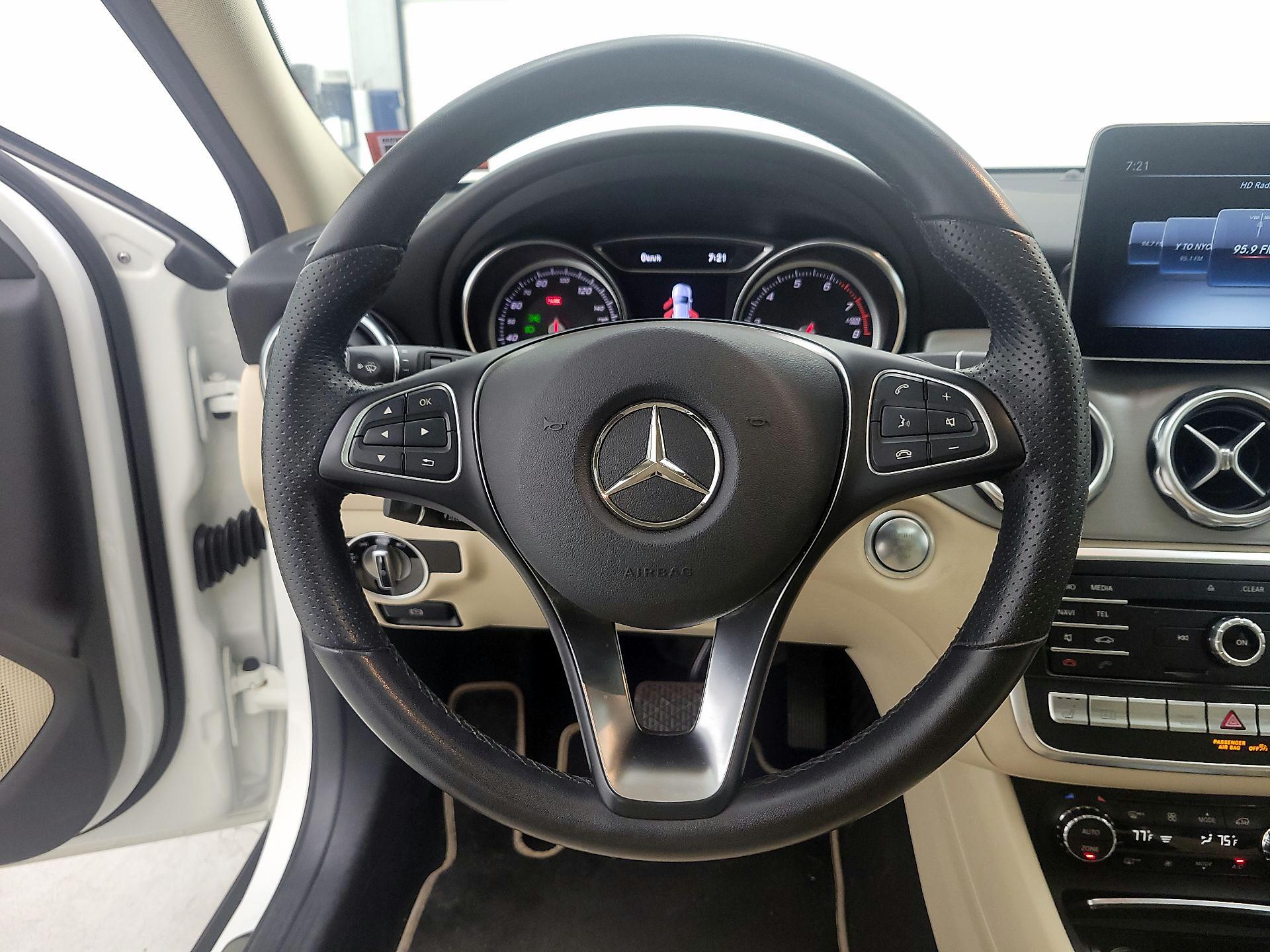 Thumbnail: 2019 Mercedes-Benz GLA - 10