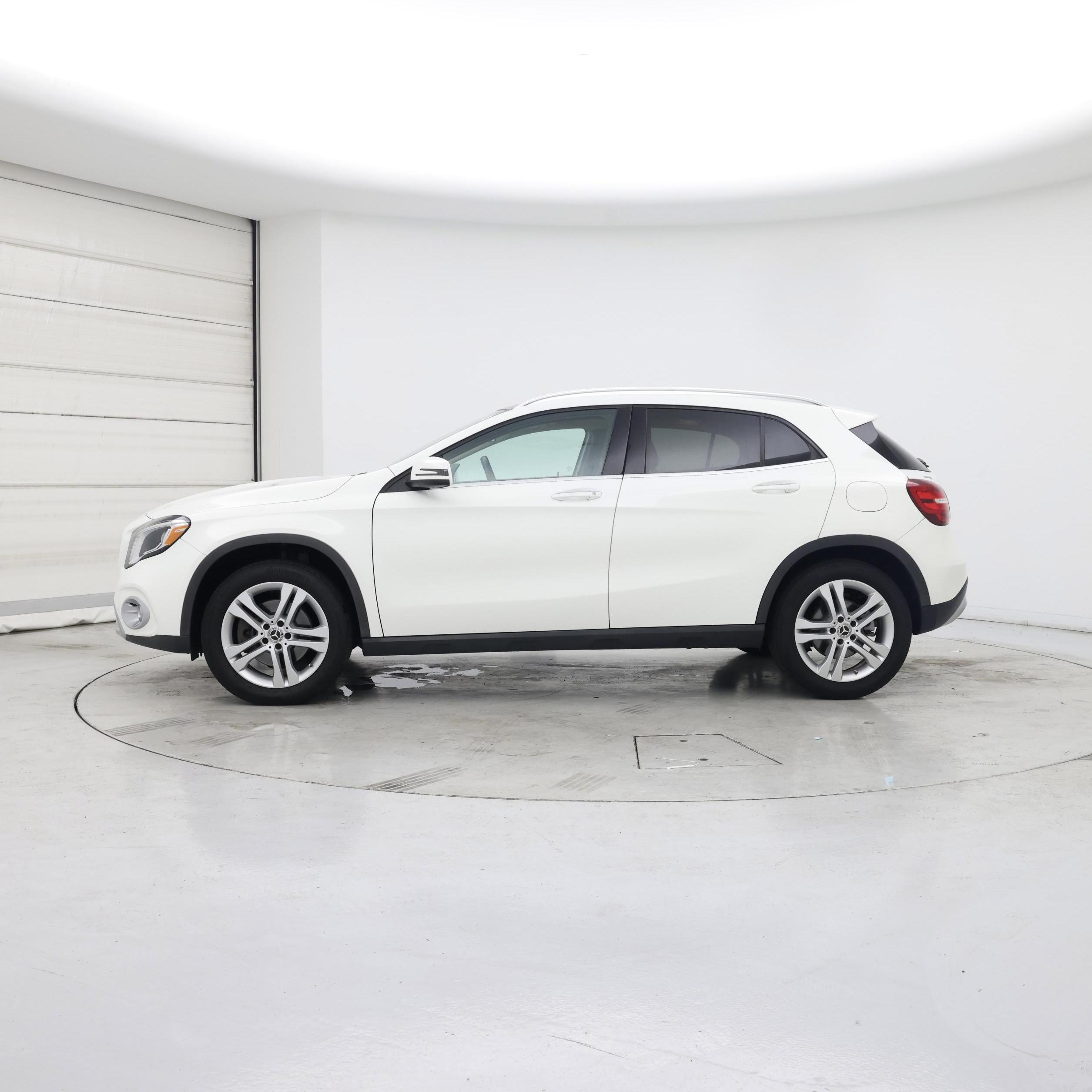 Thumbnail: 2019 Mercedes-Benz GLA - 3