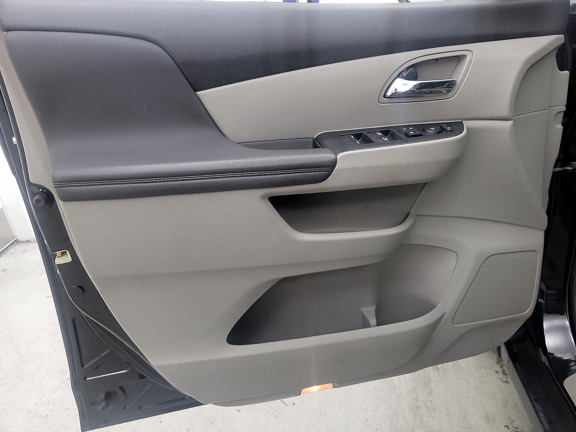 Thumbnail: 2015 Honda Odyssey - 12