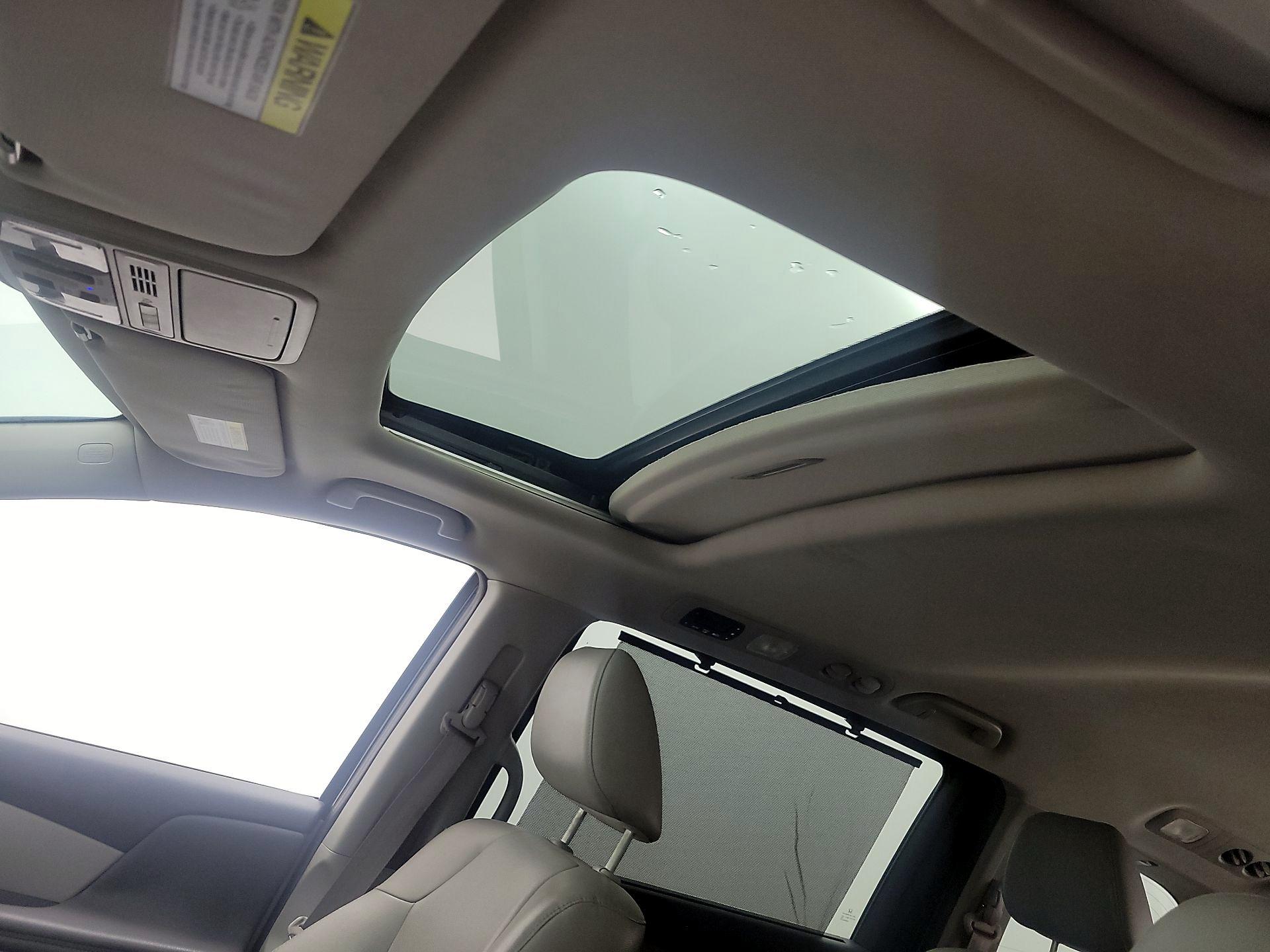Thumbnail: 2015 Honda Odyssey - 18