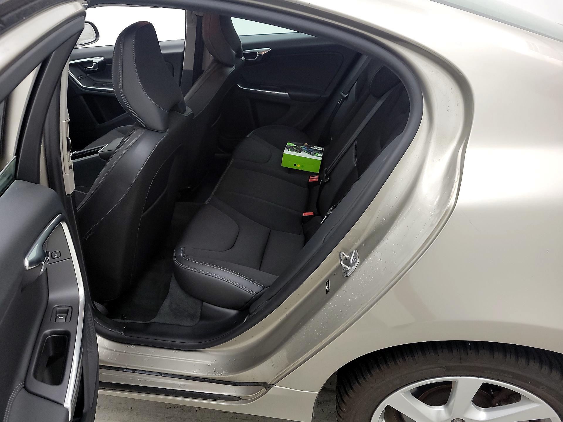 Thumbnail: 2015 Volvo S60 - 18