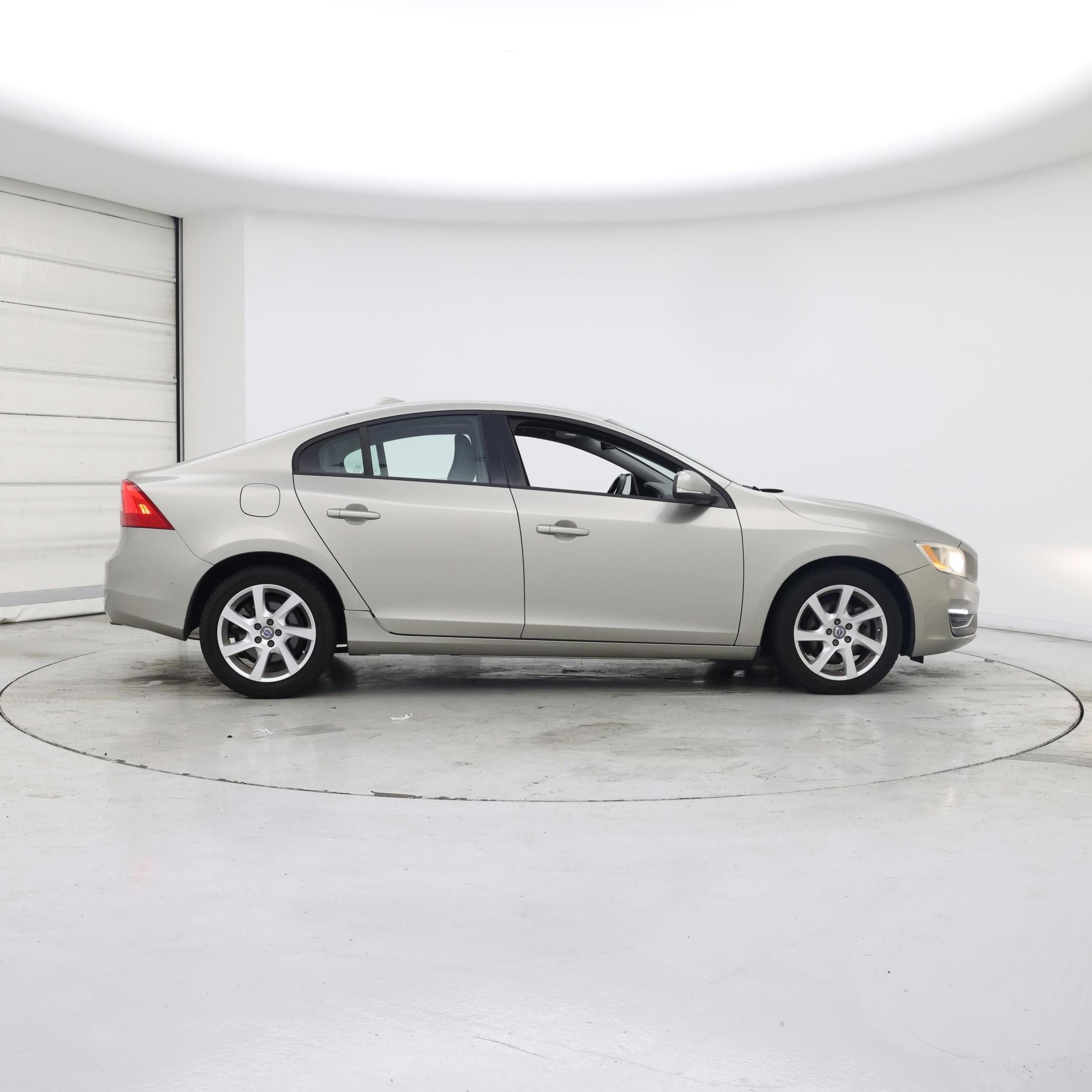 Thumbnail: 2015 Volvo S60 - 7