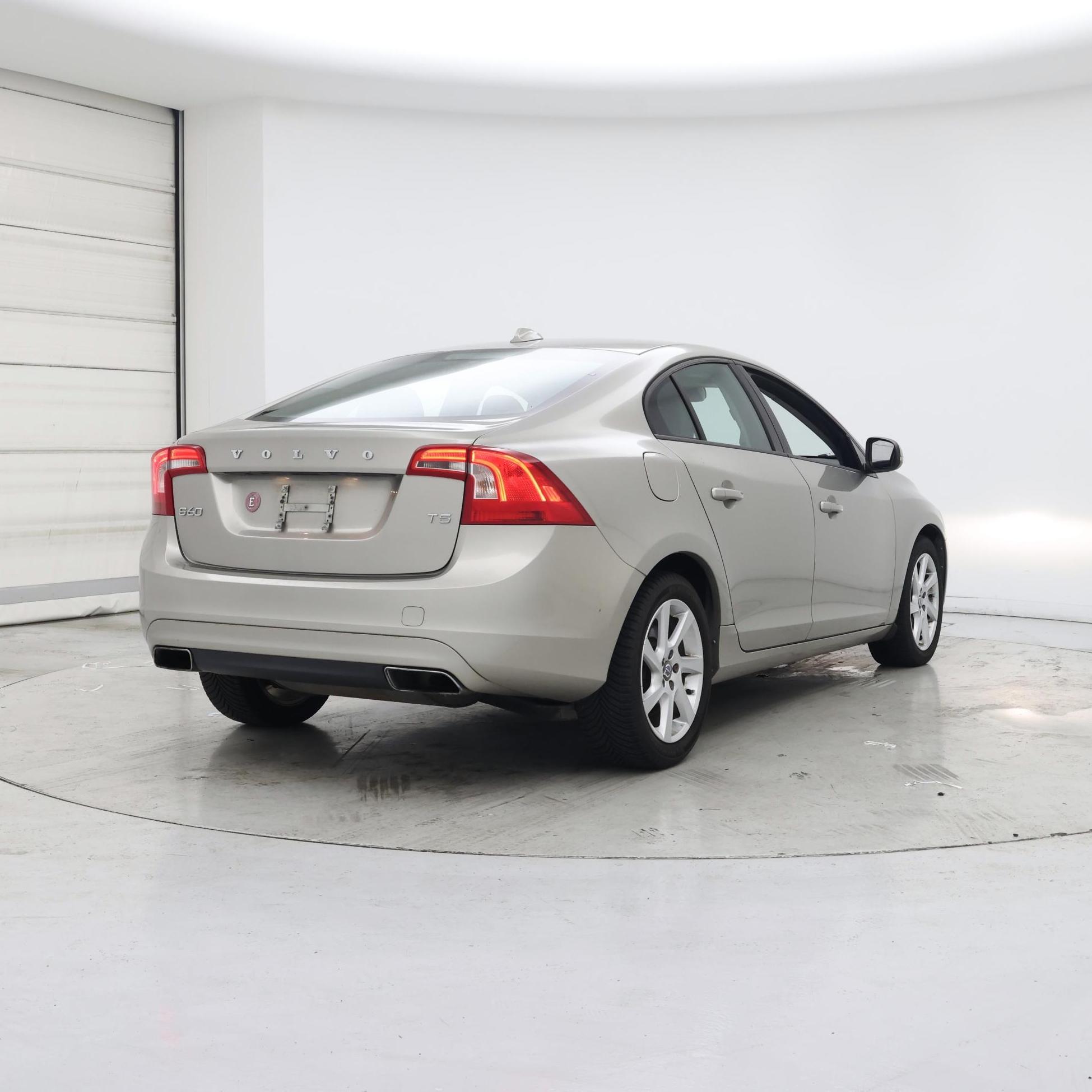 Thumbnail: 2015 Volvo S60 - 8