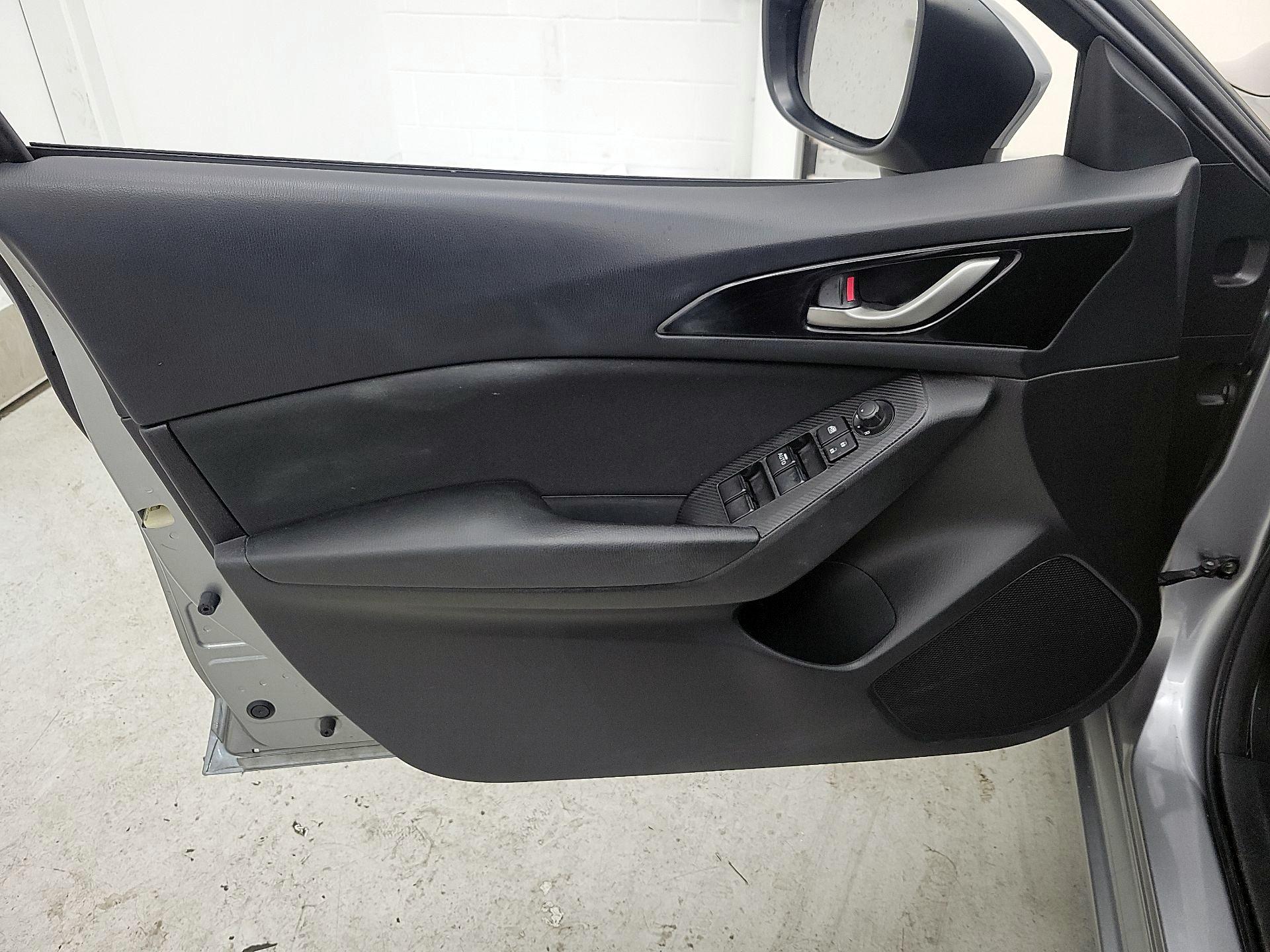 Thumbnail: 2015 Mazda Mazda3 - 12
