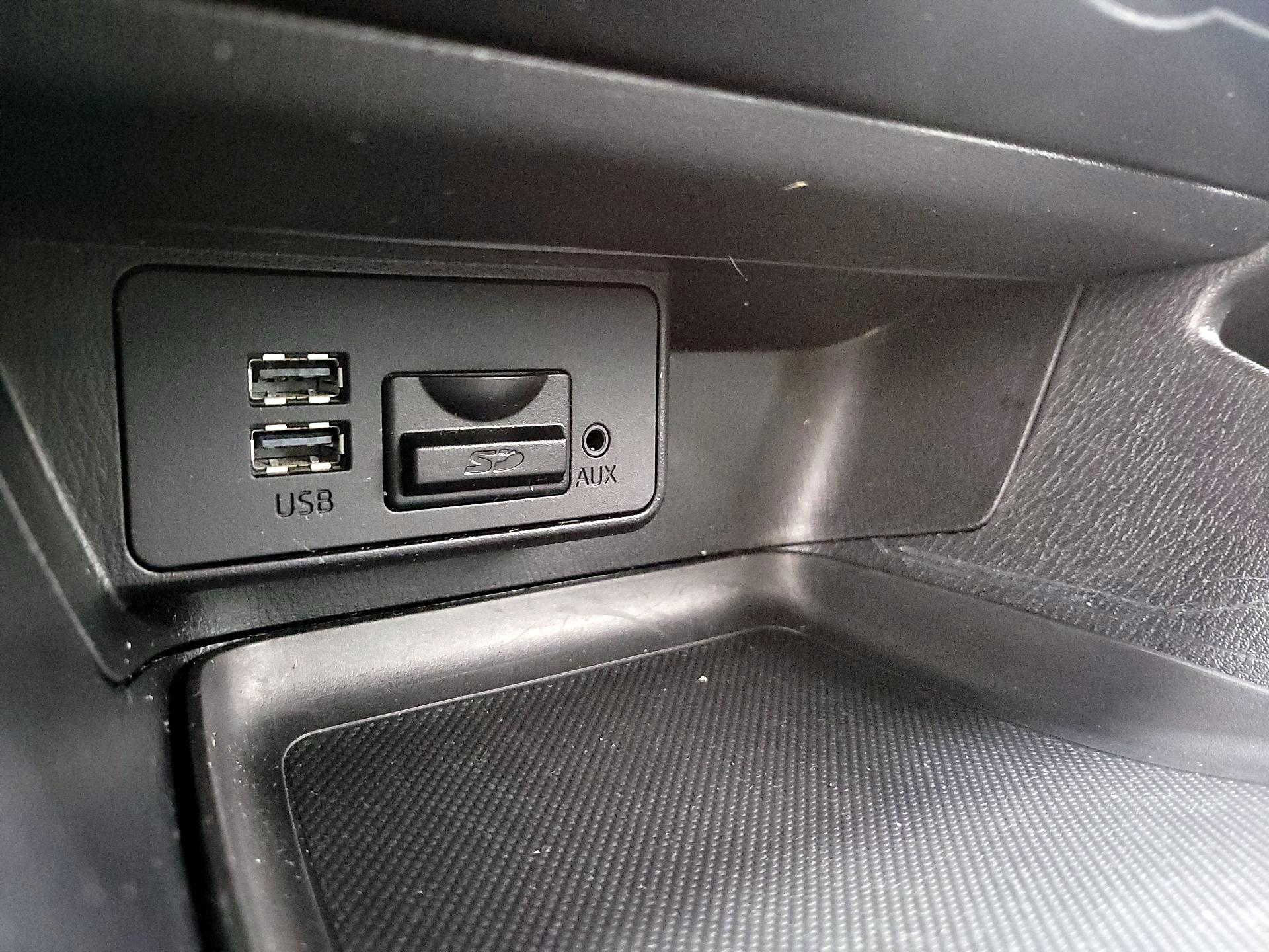 Thumbnail: 2015 Mazda Mazda3 - 17