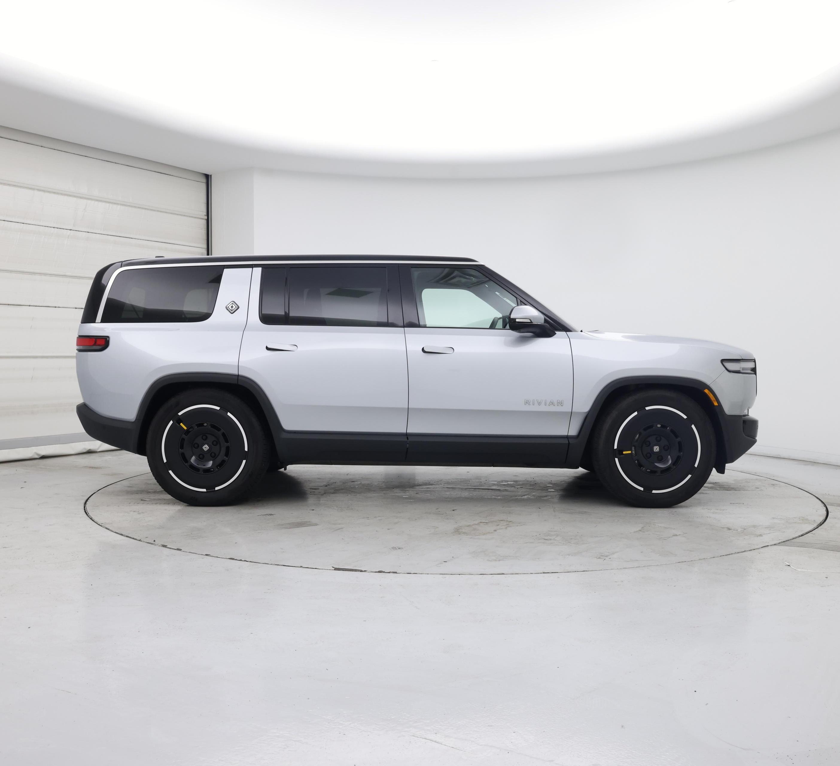 Thumbnail: 2025 Rivian R1S - 7