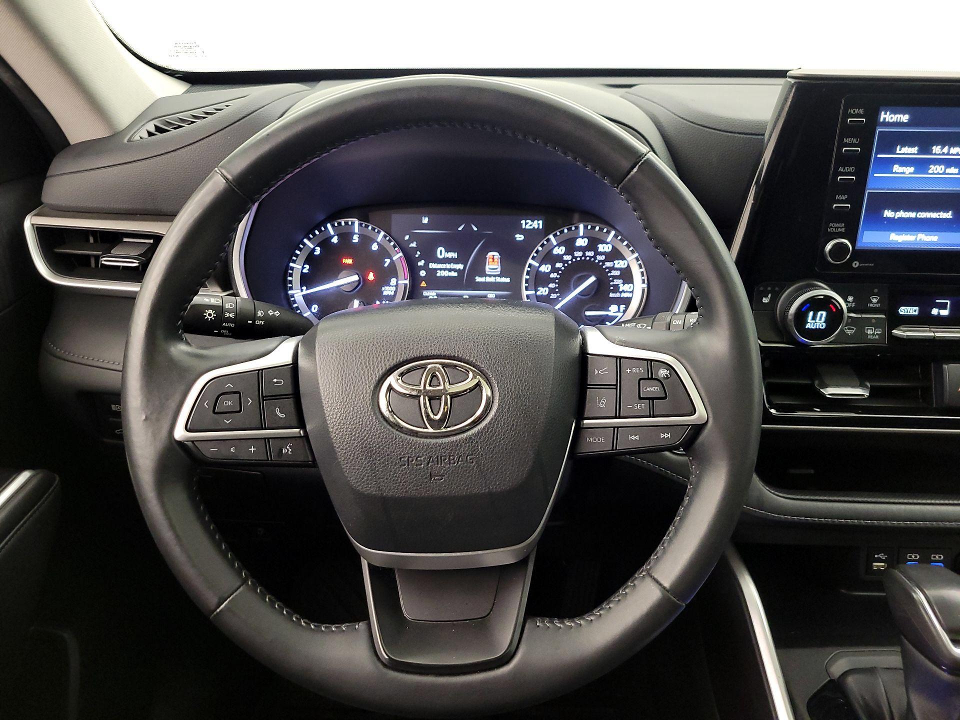 Thumbnail: 2022 Toyota Highlander - 10