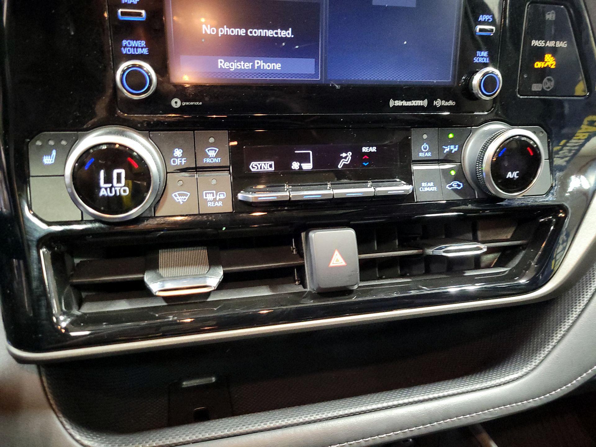 Thumbnail: 2022 Toyota Highlander - 16