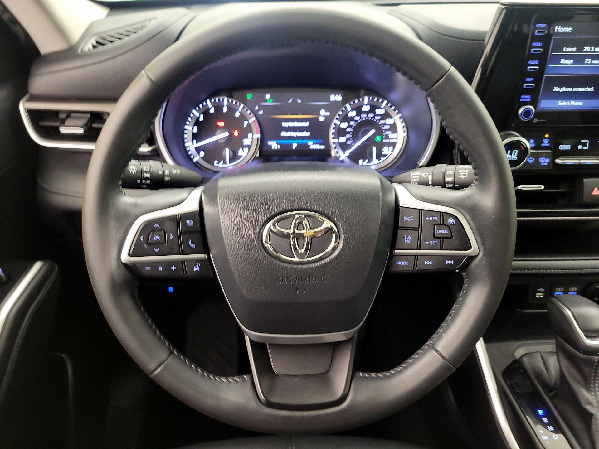 Thumbnail: 2022 Toyota Highlander - 10