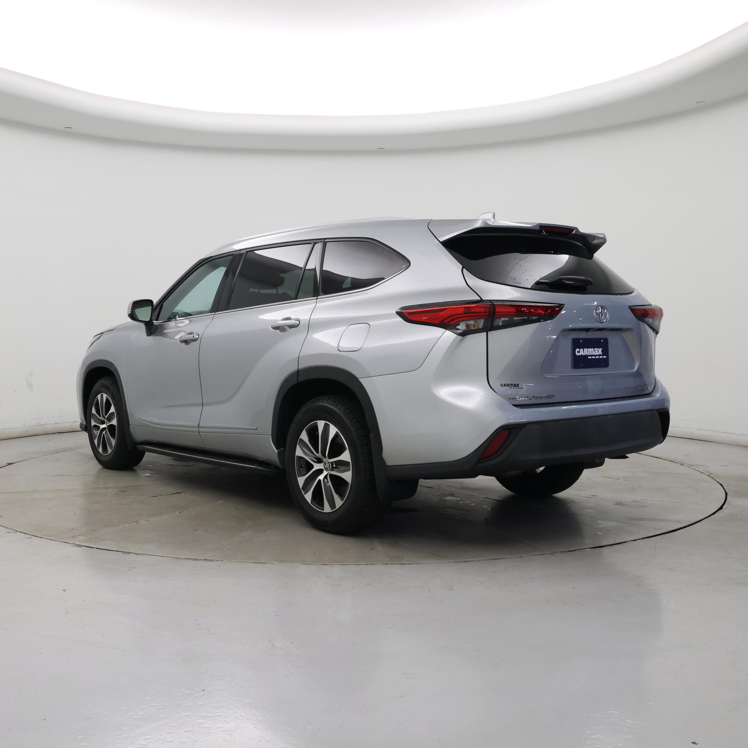 Thumbnail: 2022 Toyota Highlander - 2