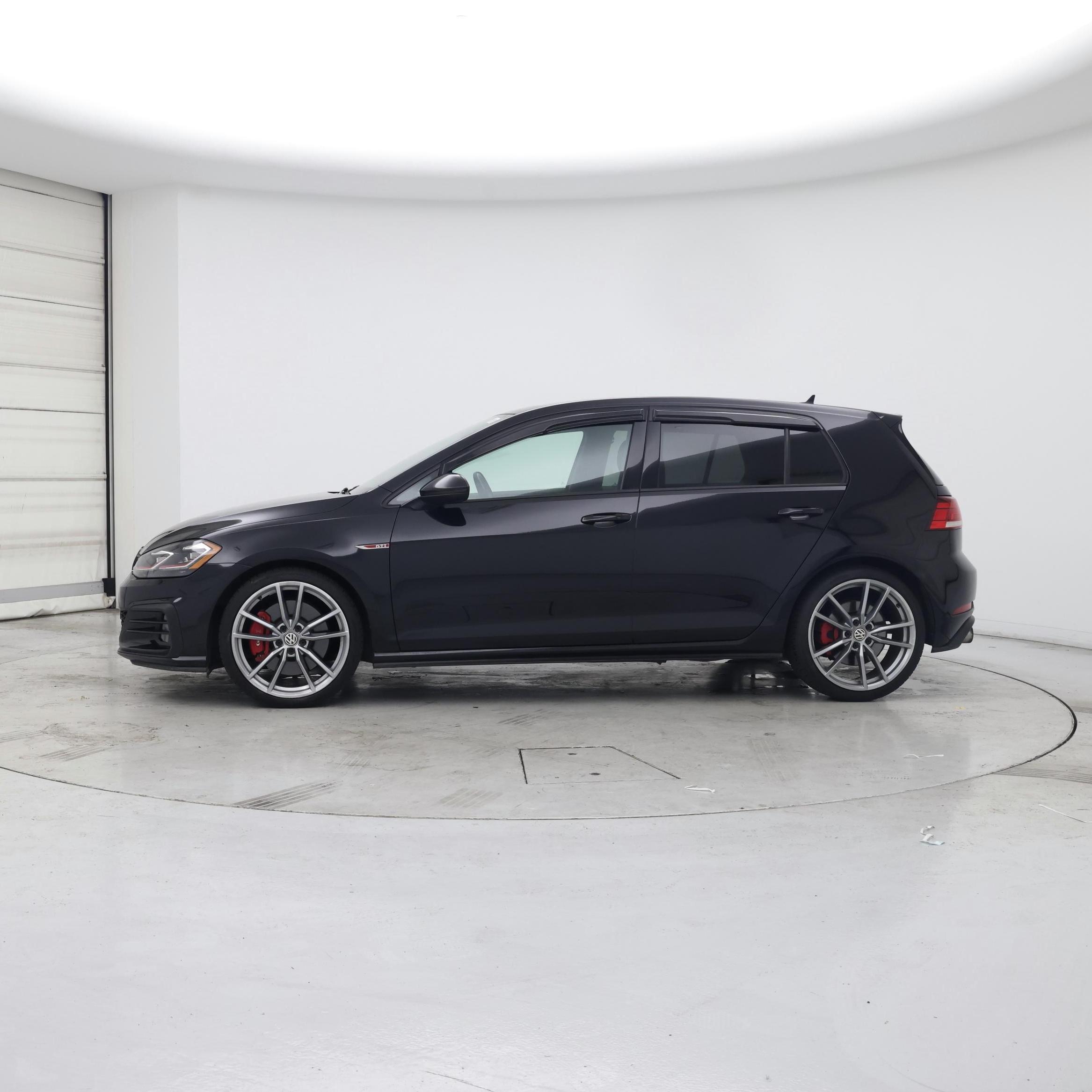 Thumbnail: 2018 Volkswagen Golf - 3