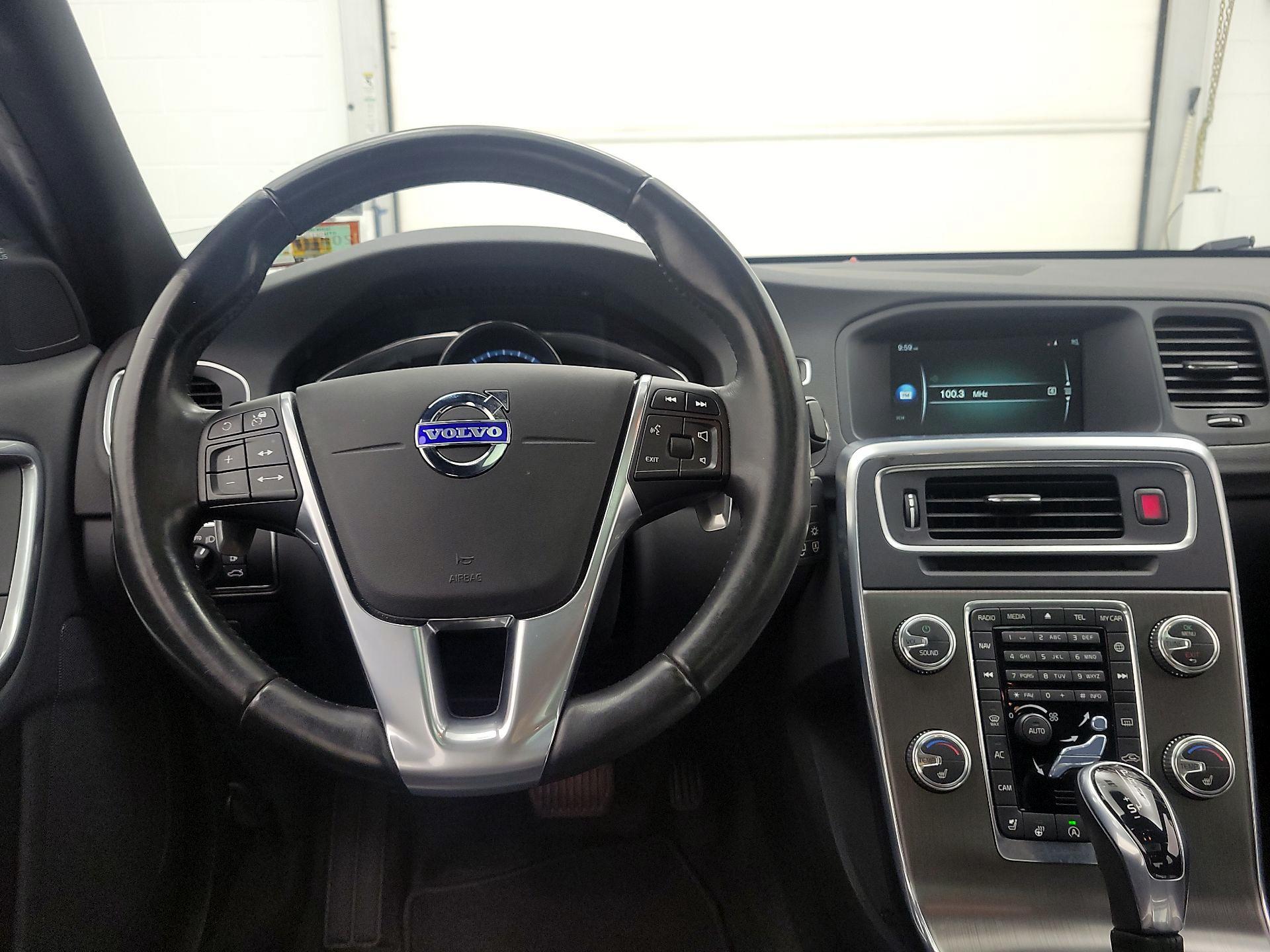 Thumbnail: 2015 Volvo S60 - 10