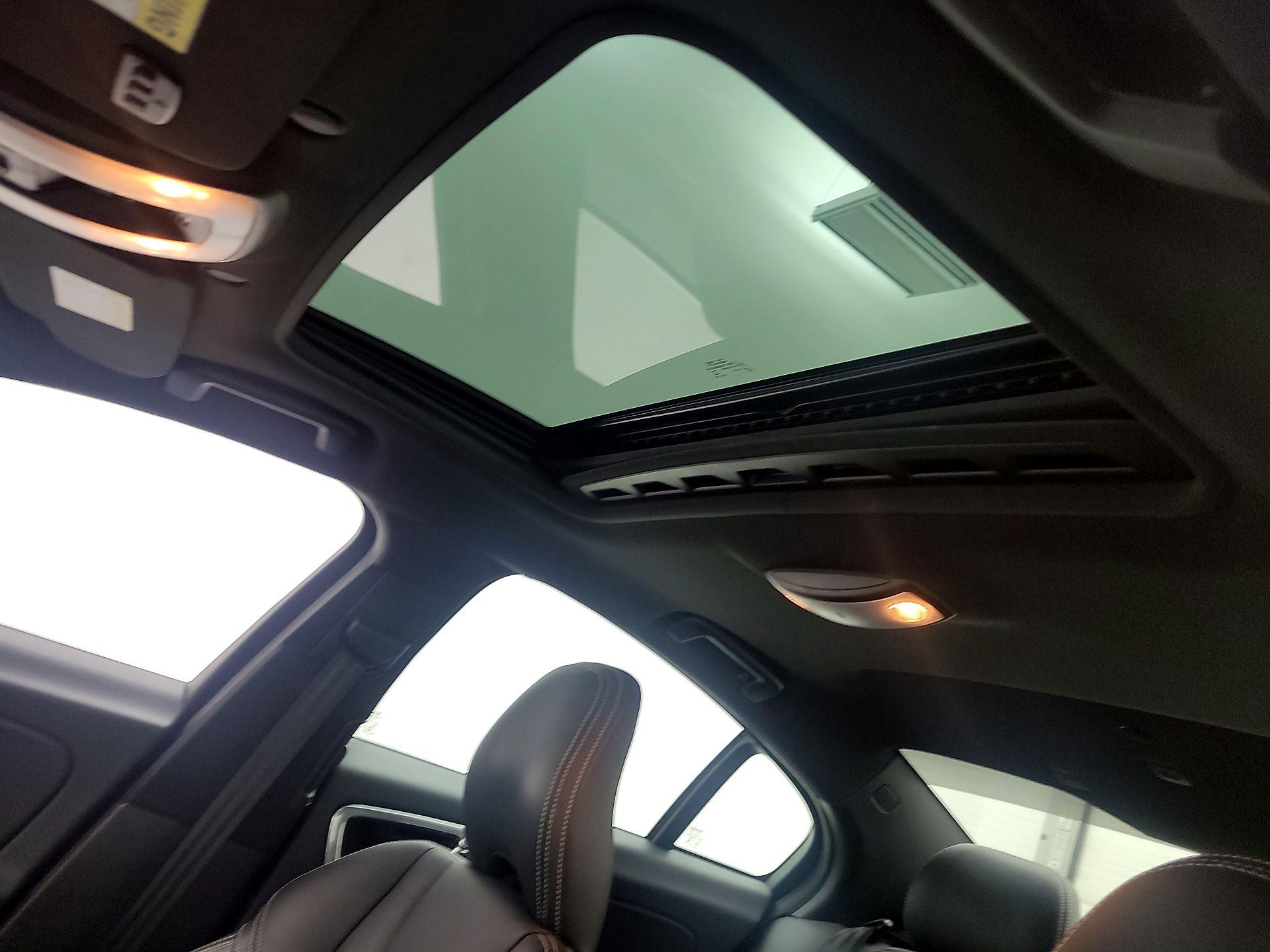 Thumbnail: 2015 Volvo S60 - 17