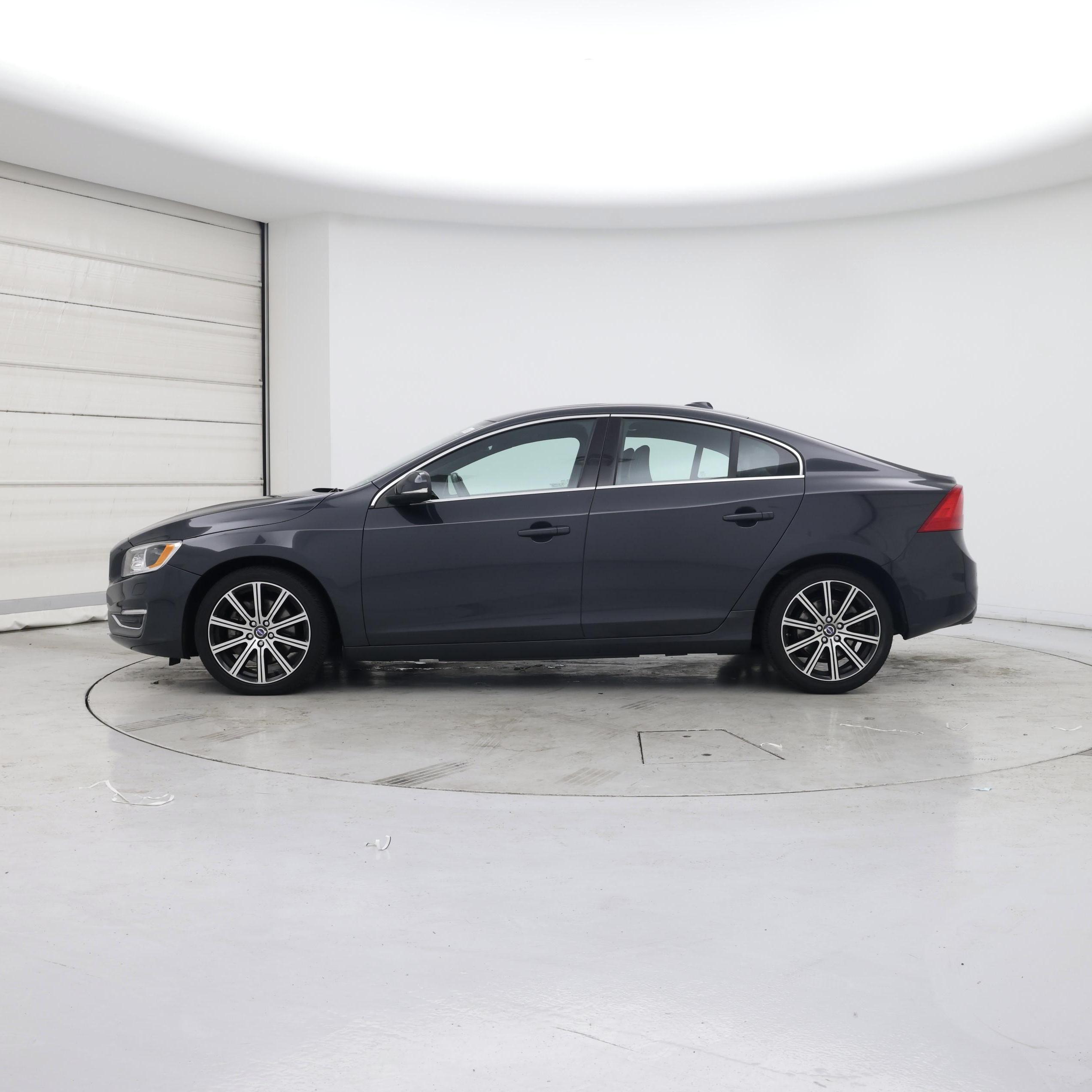 Thumbnail: 2015 Volvo S60 - 3