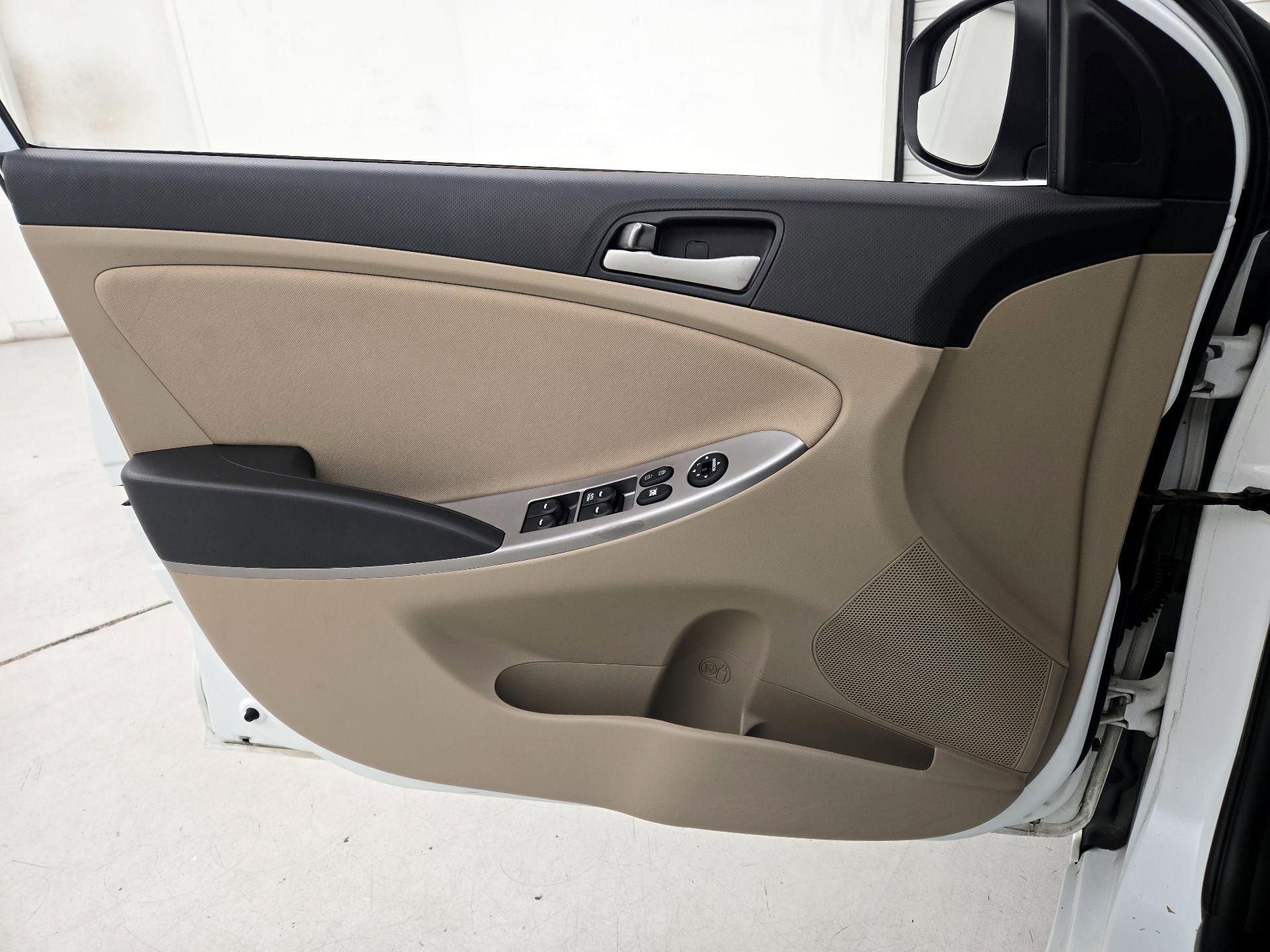 Thumbnail: 2016 Hyundai Accent - 12